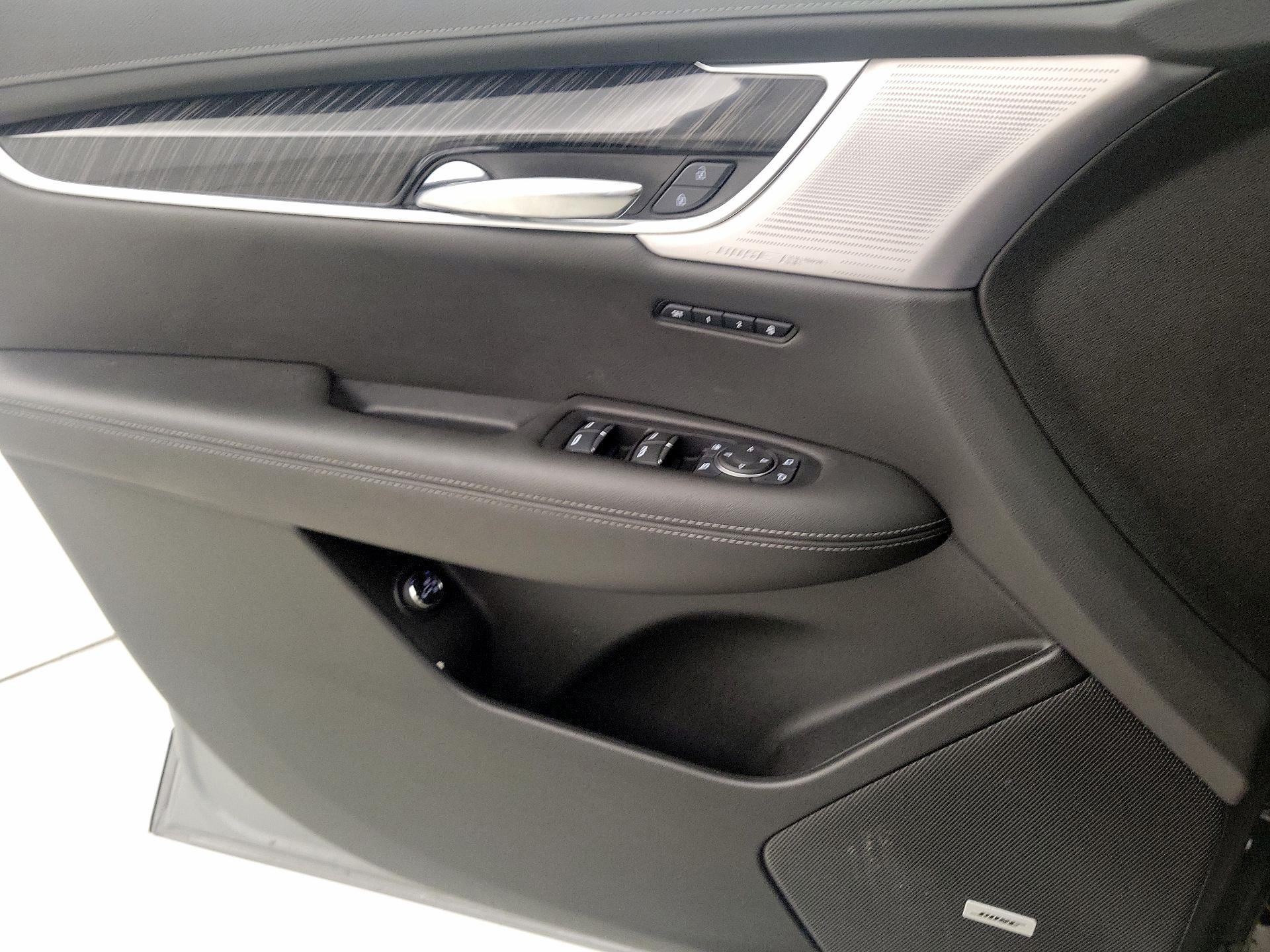 Thumbnail: 2025 Cadillac XT6 - 12