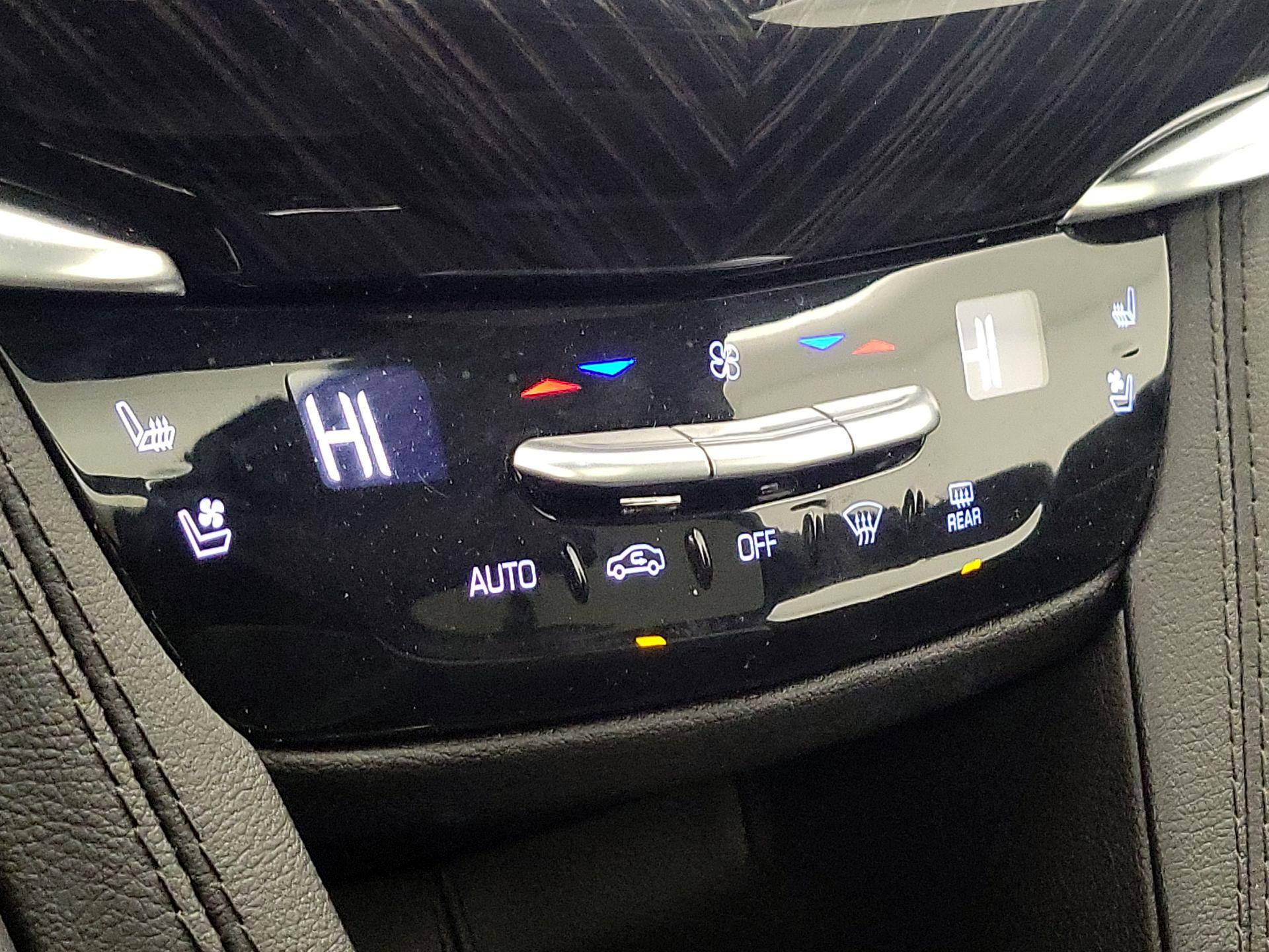 Thumbnail: 2025 Cadillac XT6 - 16