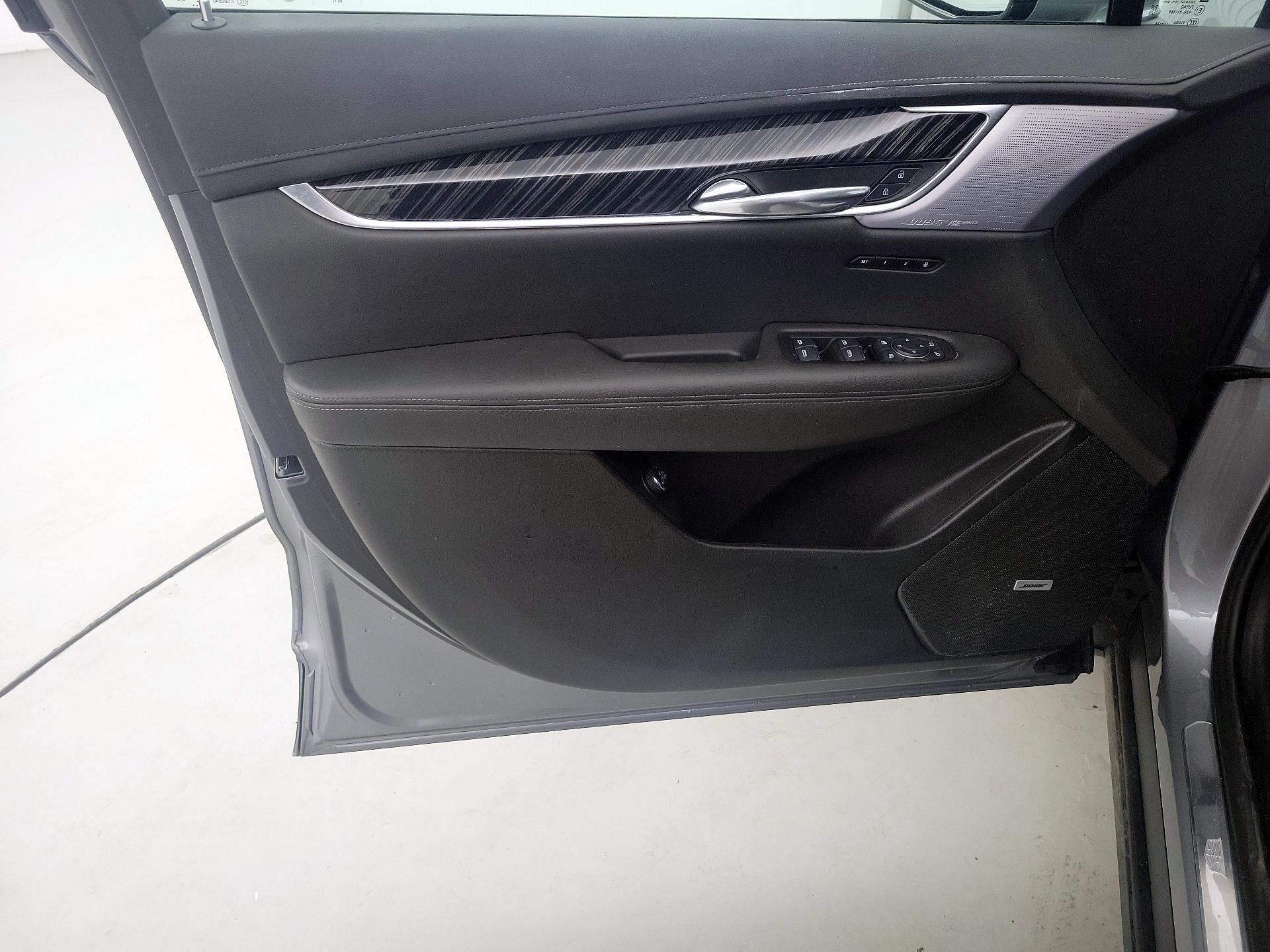 Thumbnail: 2025 Cadillac XT6 - 12