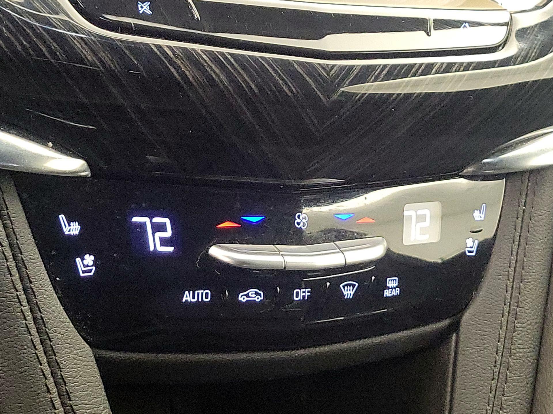 Thumbnail: 2025 Cadillac XT6 - 17