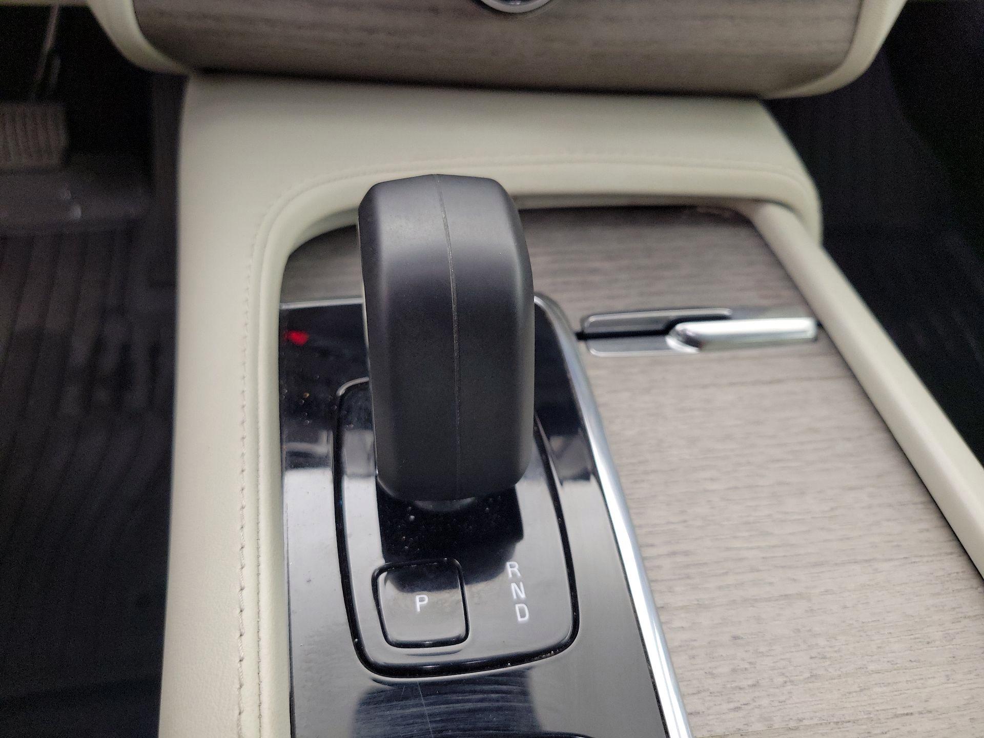 Thumbnail: 2023 Volvo XC90 - 18