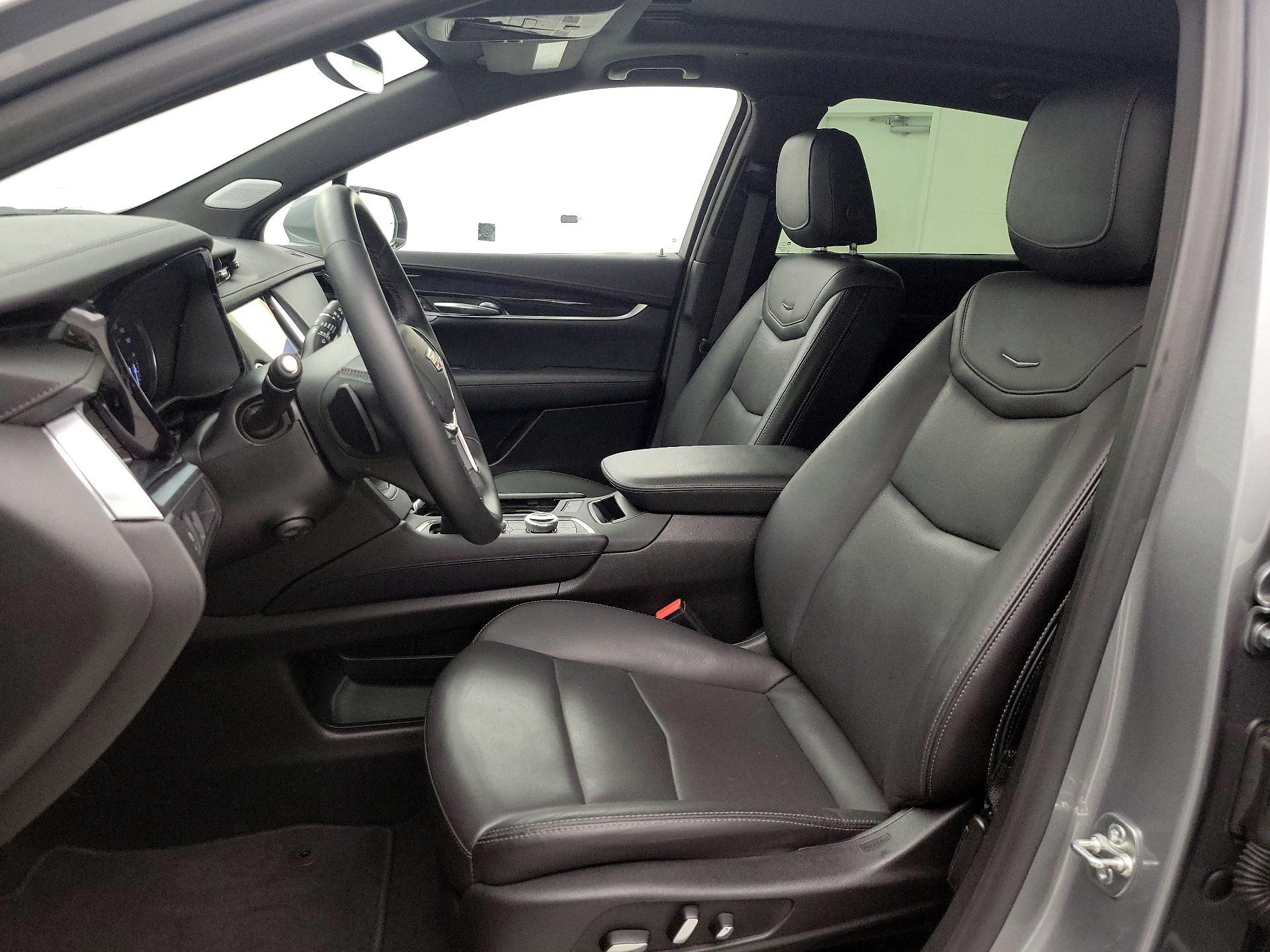 Thumbnail: 2025 Cadillac XT5 - 11