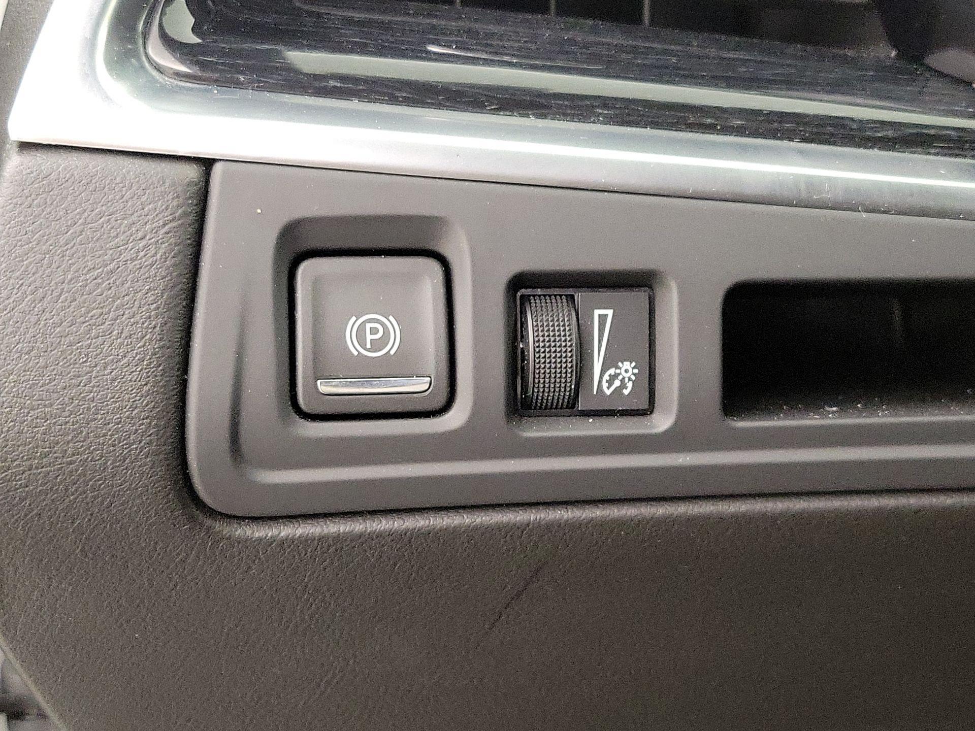 Thumbnail: 2025 Cadillac XT5 - 13