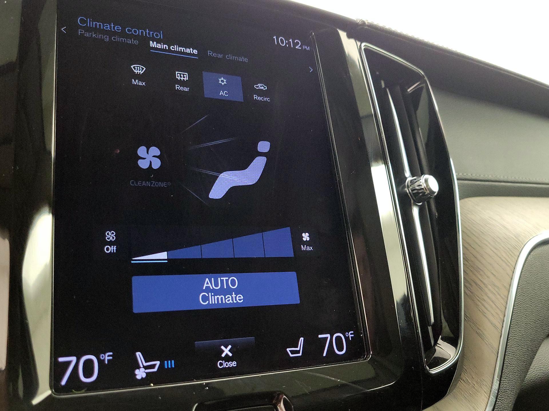 Thumbnail: 2021 Volvo XC60 - 17