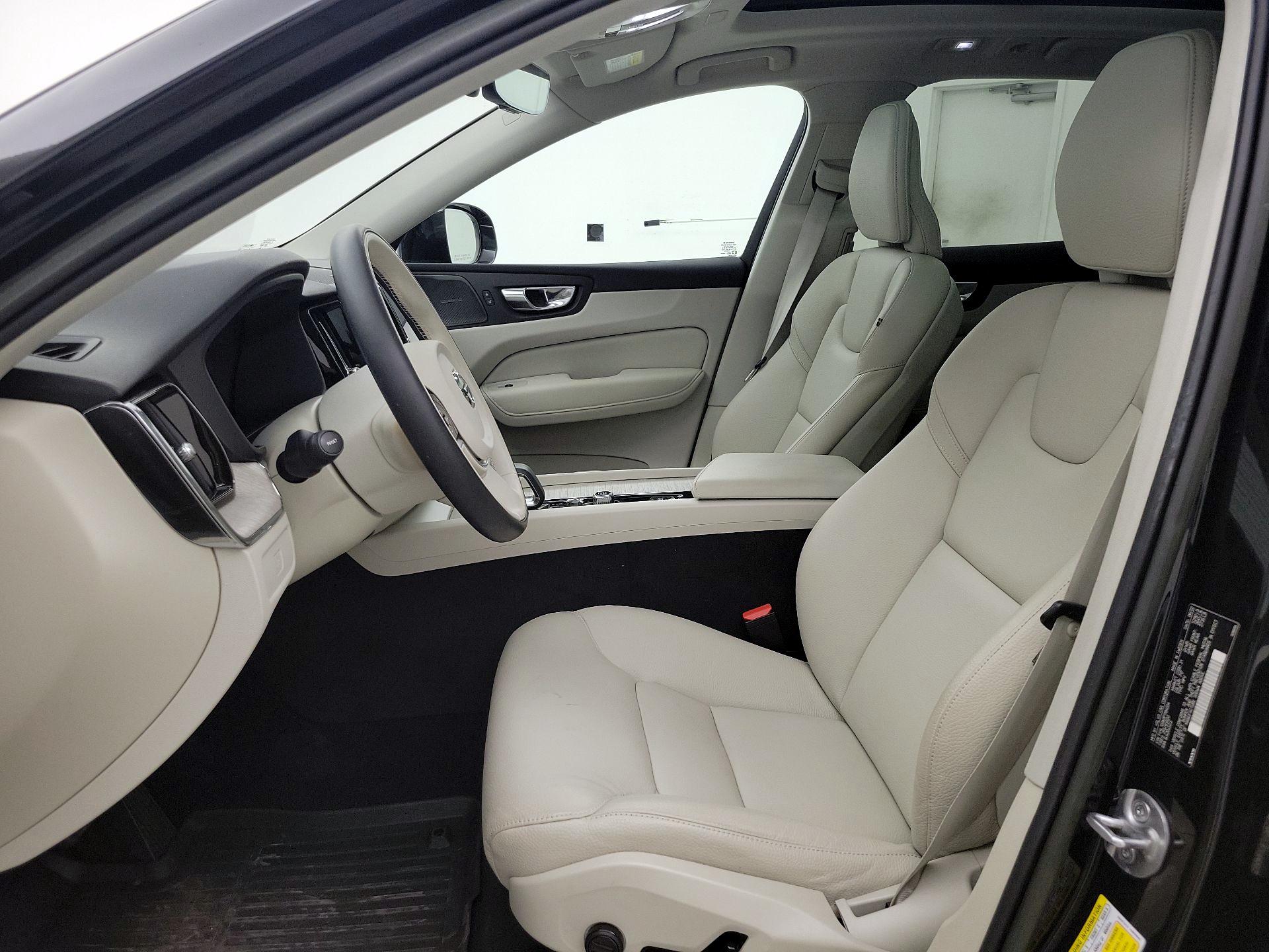 Thumbnail: 2023 Volvo XC60 - 11