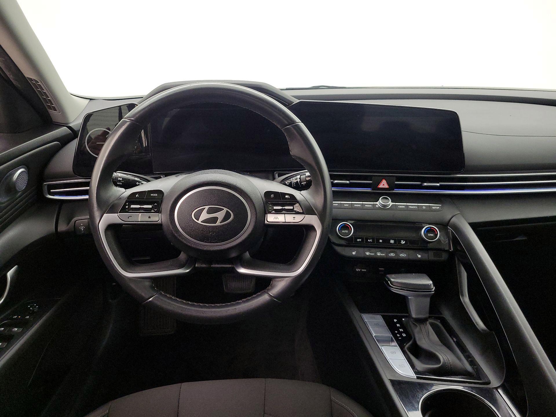 Thumbnail: 2024 Hyundai Elantra - 10