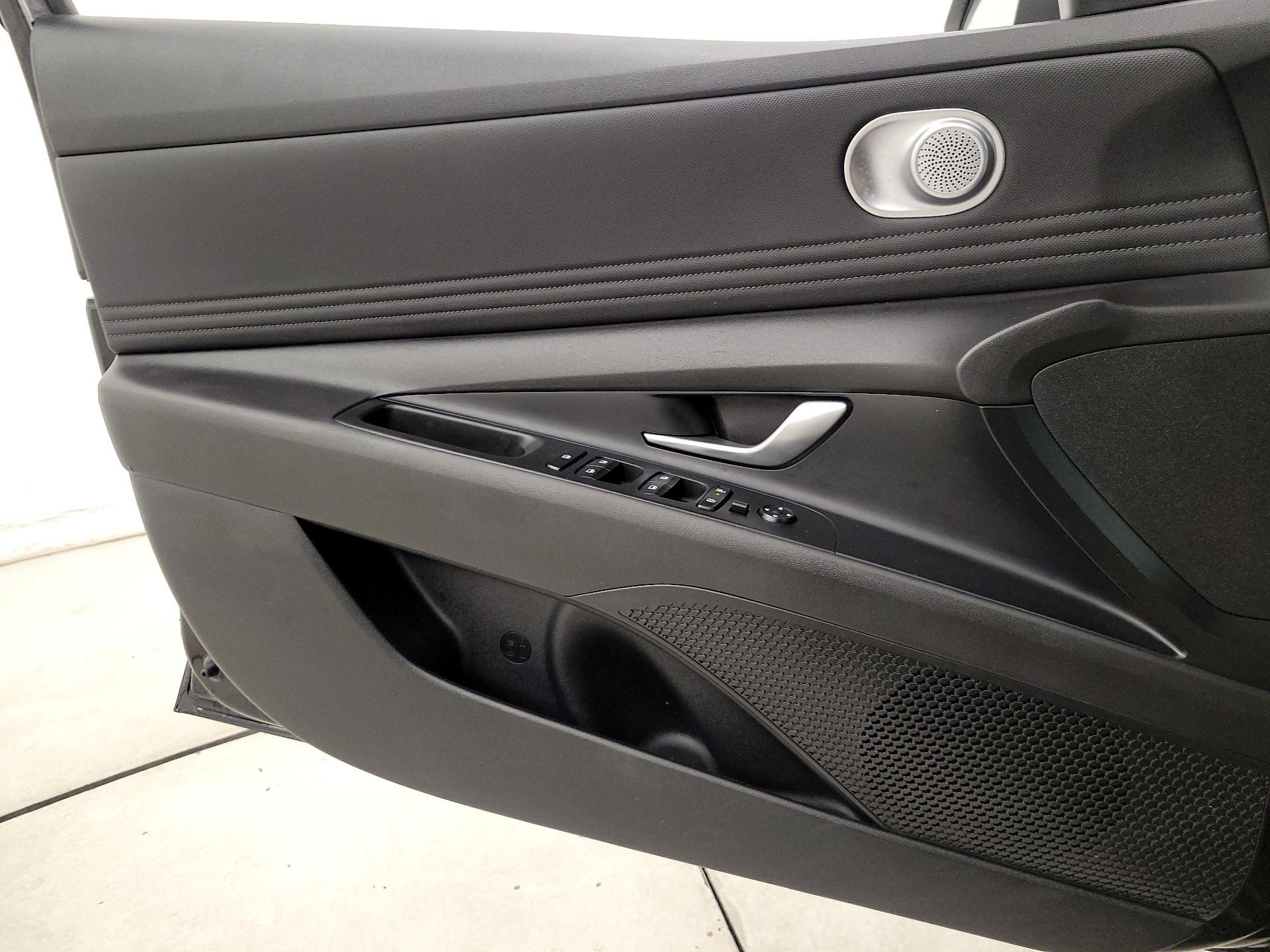 Thumbnail: 2024 Hyundai Elantra - 12