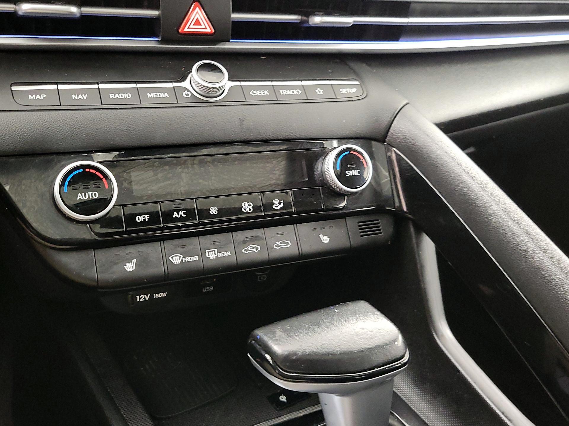 Thumbnail: 2024 Hyundai Elantra - 17