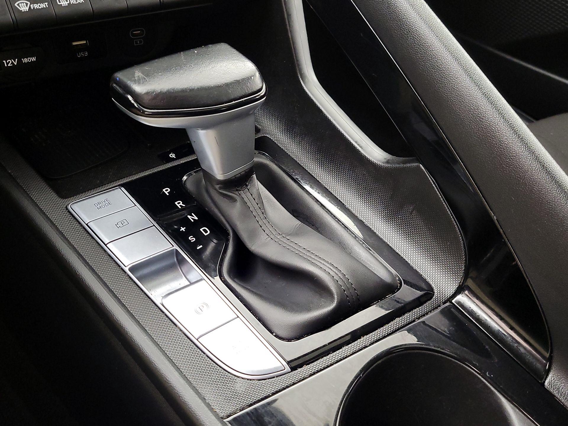 Thumbnail: 2024 Hyundai Elantra - 18