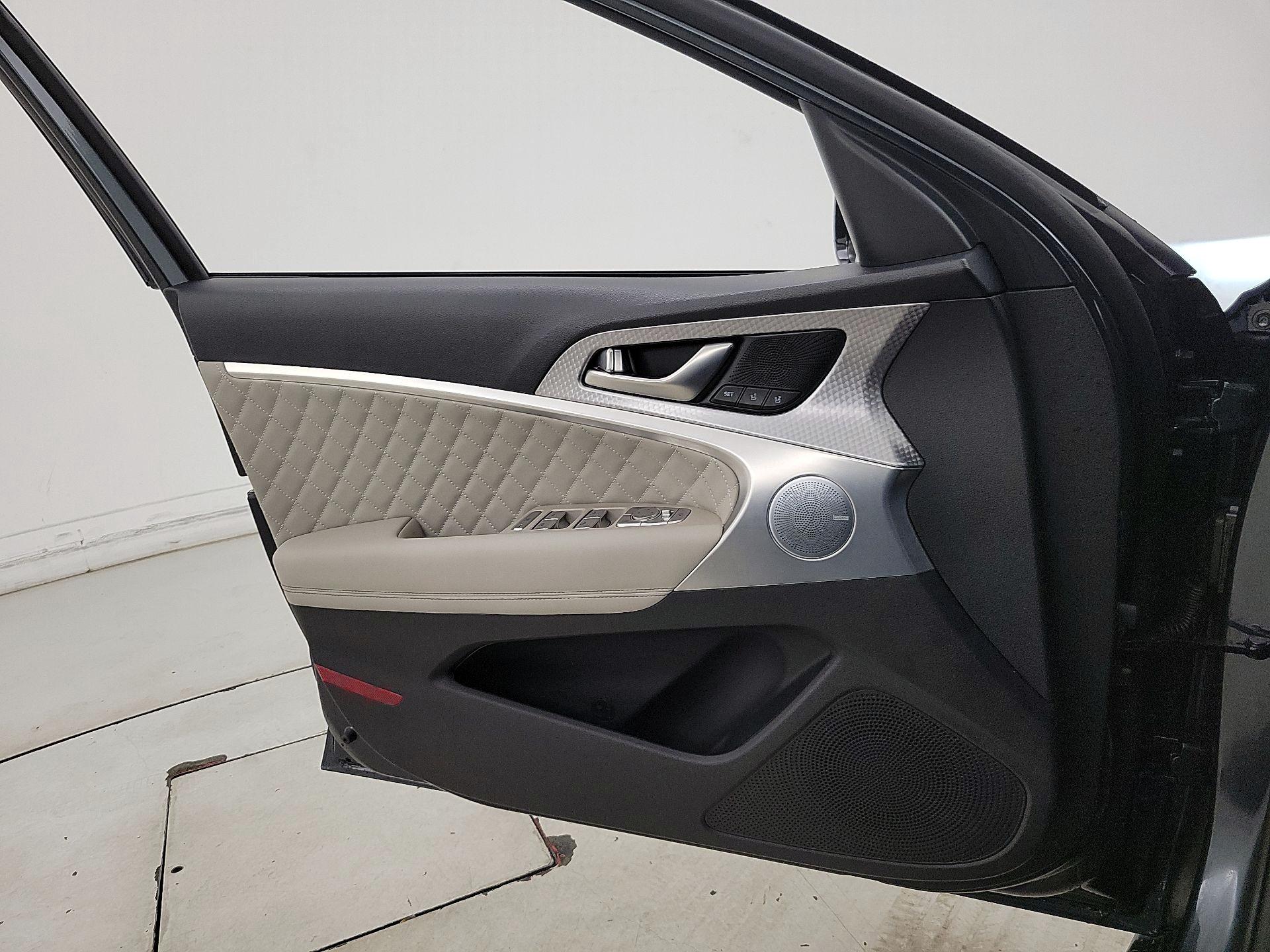 Thumbnail: 2023 Genesis G70 - 12