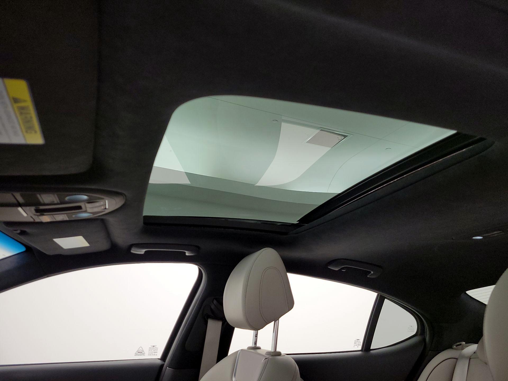 Thumbnail: 2023 Genesis G70 - 19