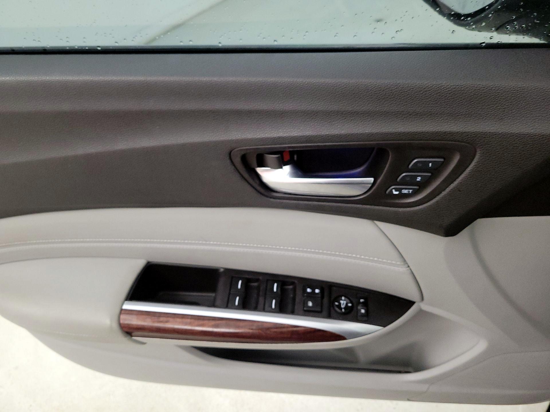 Thumbnail: 2017 Acura TLX - 12