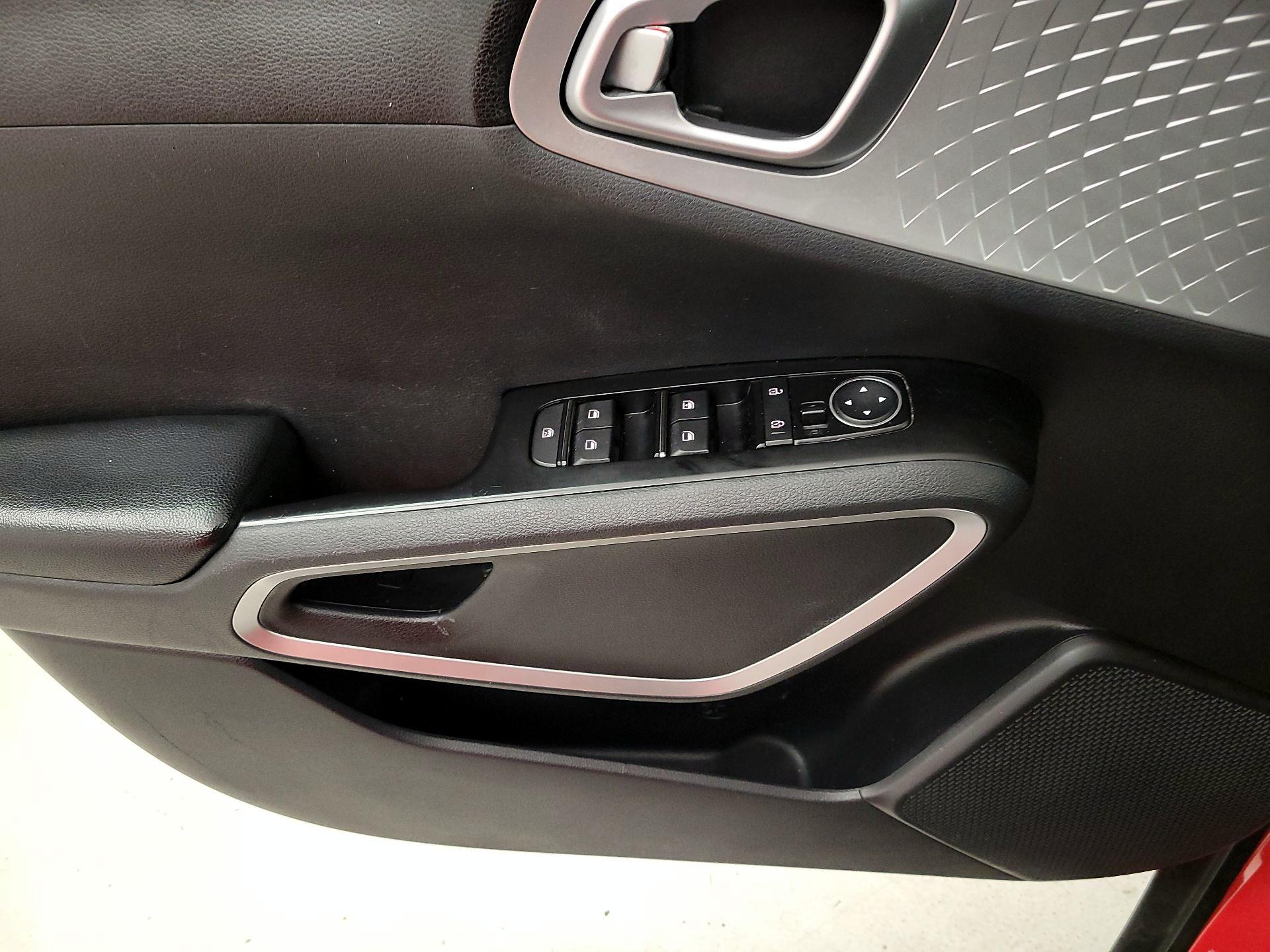 Thumbnail: 2020 Kia Soul - 12