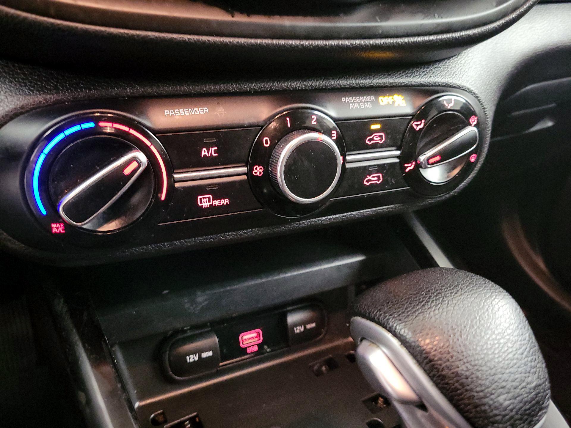 Thumbnail: 2020 Kia Soul - 16