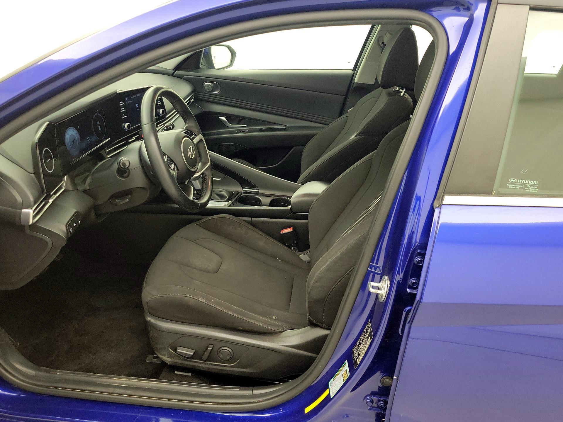 Thumbnail: 2022 Hyundai Elantra - 11