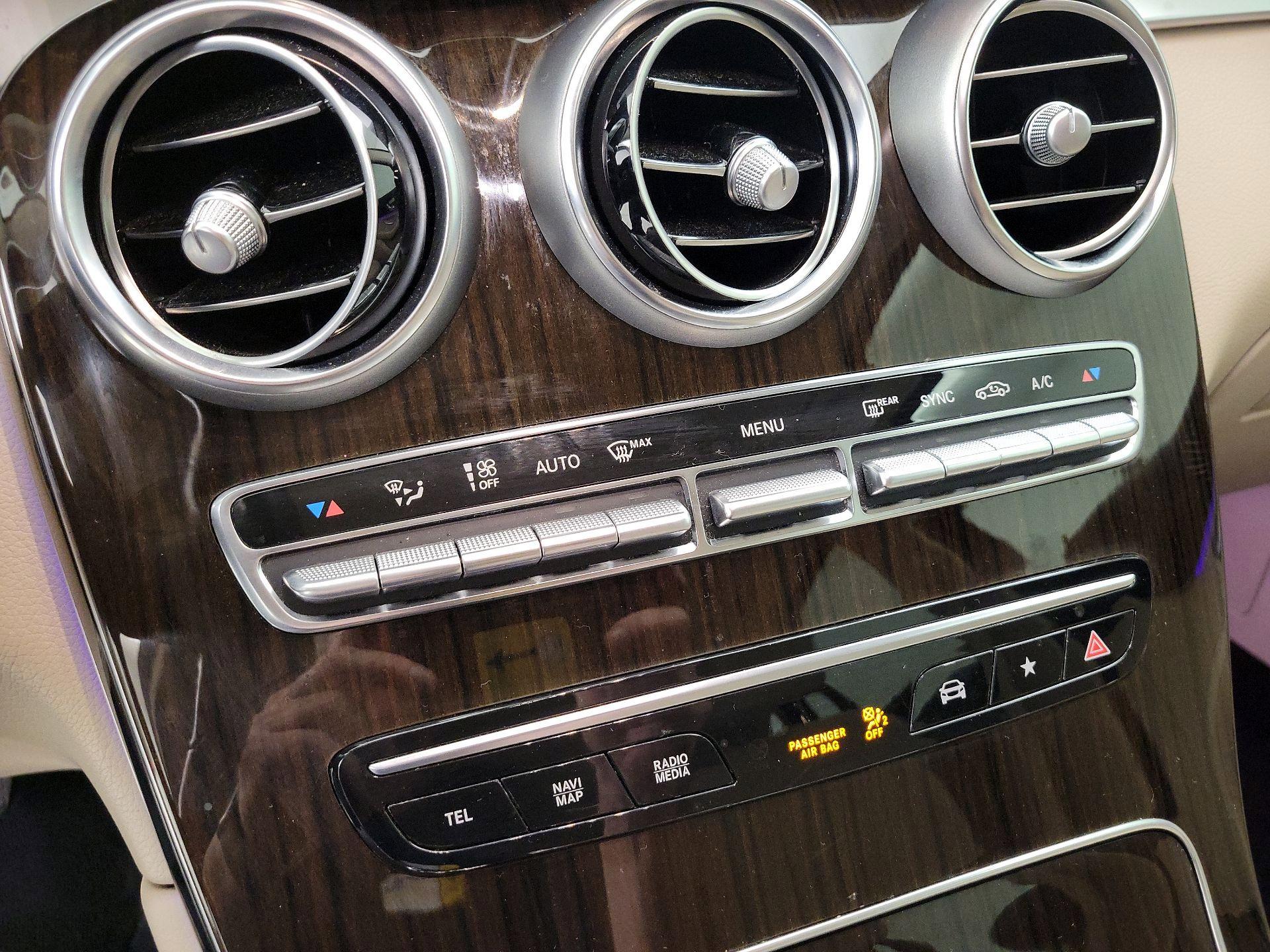 Thumbnail: 2022 Mercedes-Benz GLC - 16