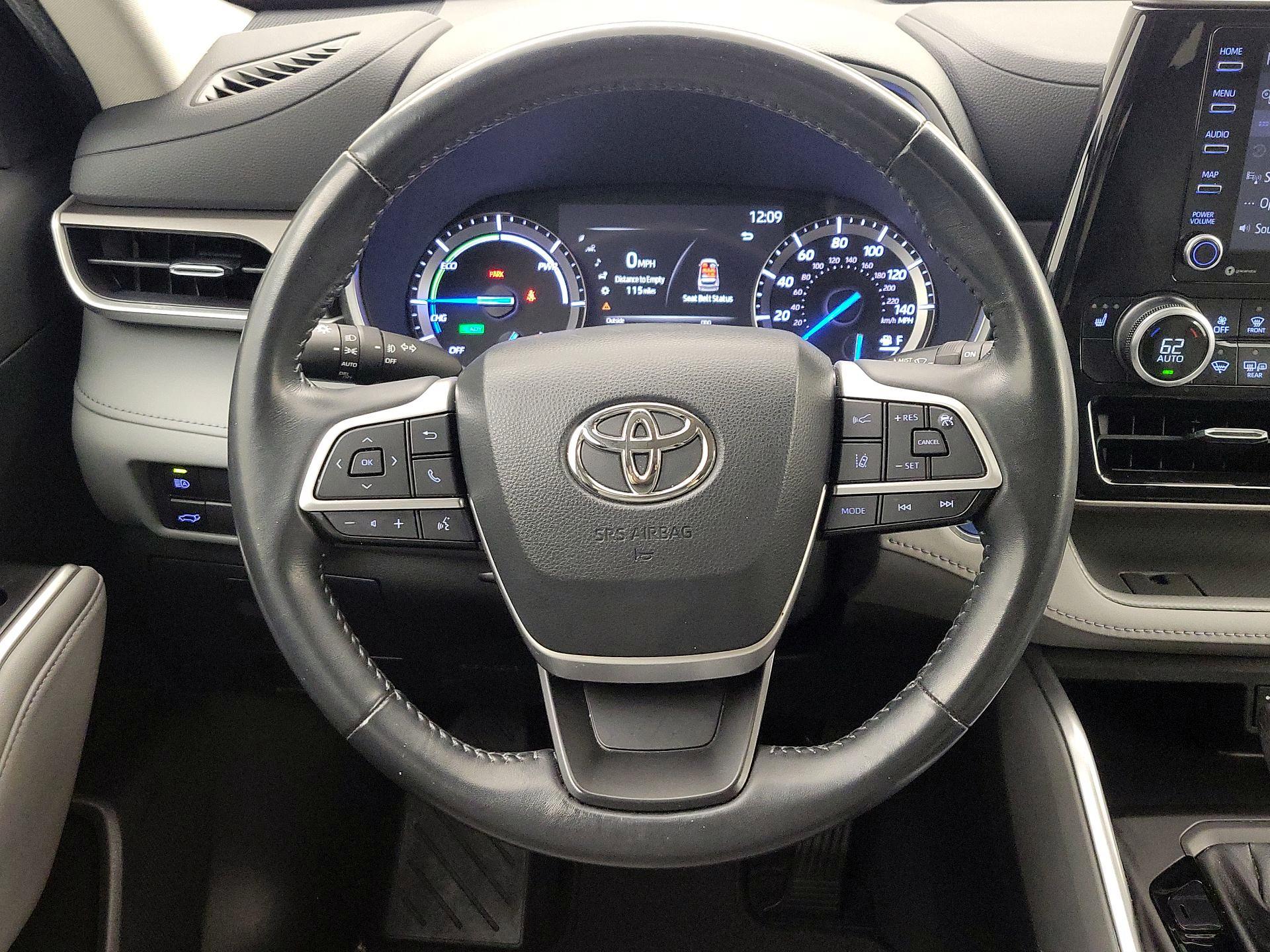 Thumbnail: 2022 Toyota Highlander - 10