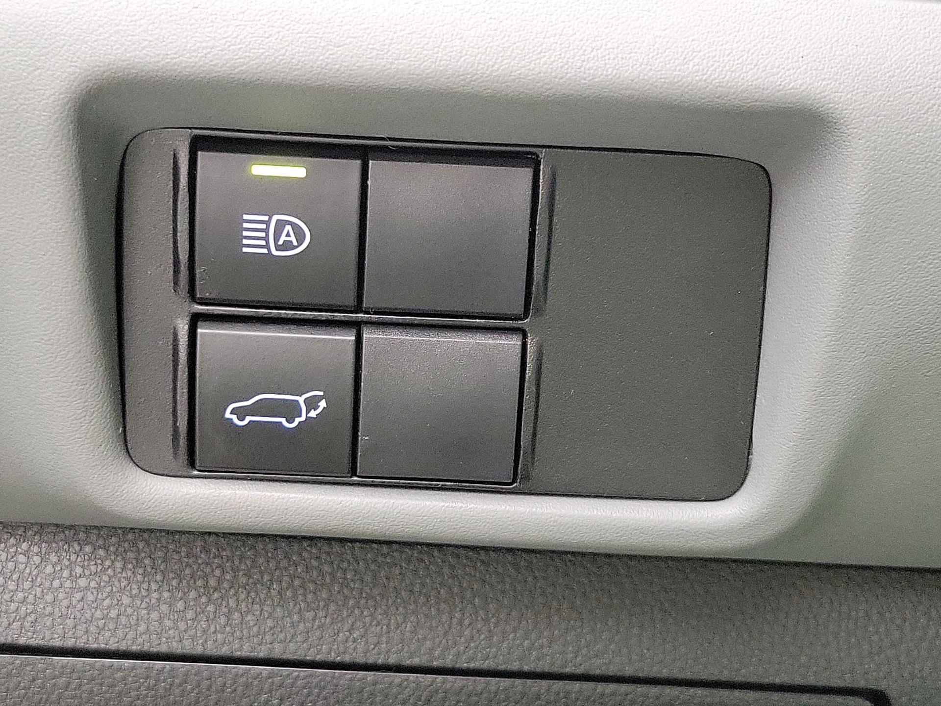 Thumbnail: 2022 Toyota Highlander - 13