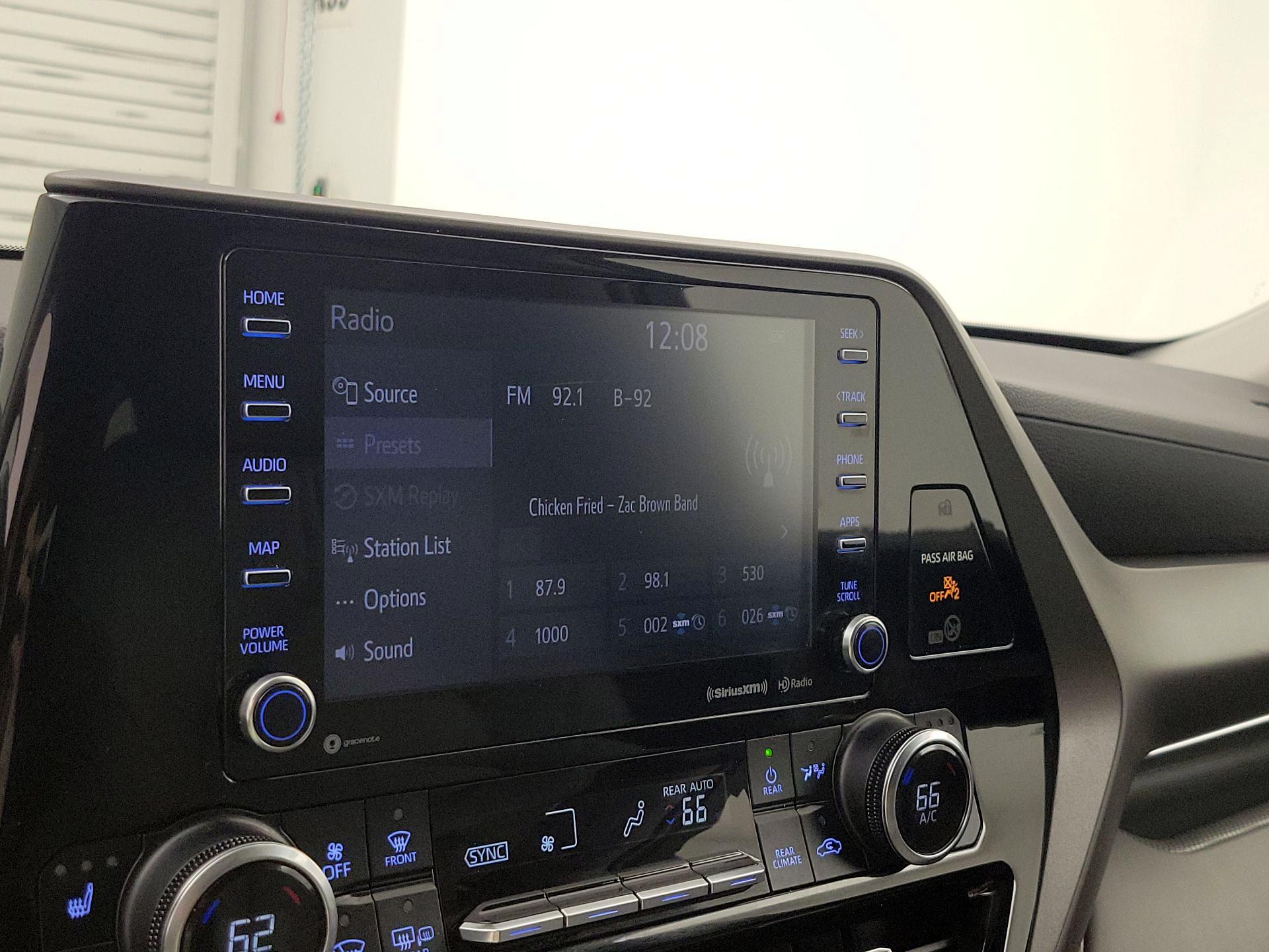 Thumbnail: 2022 Toyota Highlander - 15