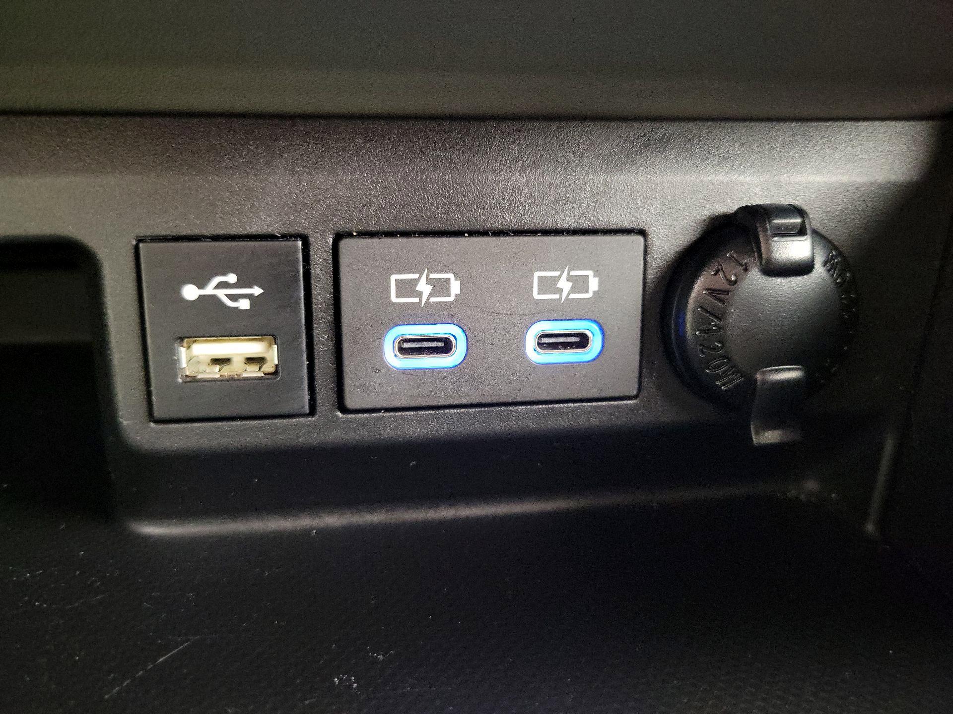 Thumbnail: 2022 Toyota Highlander - 18