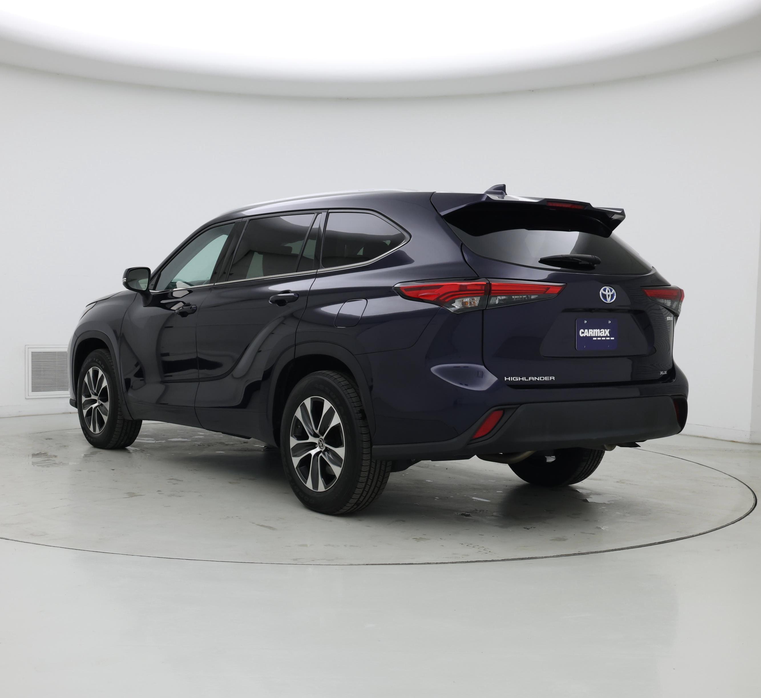 Thumbnail: 2022 Toyota Highlander - 2