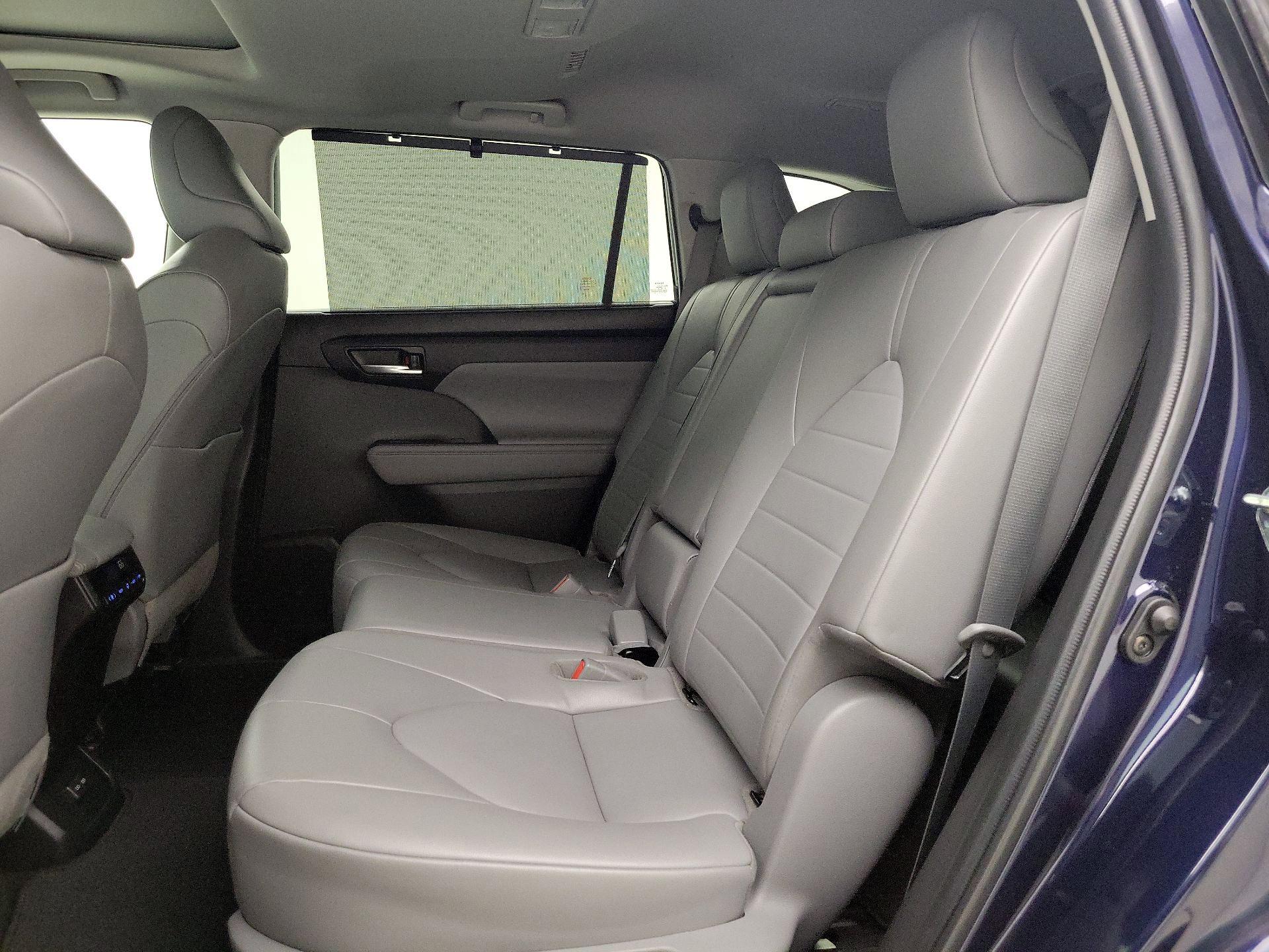 Thumbnail: 2022 Toyota Highlander - 20