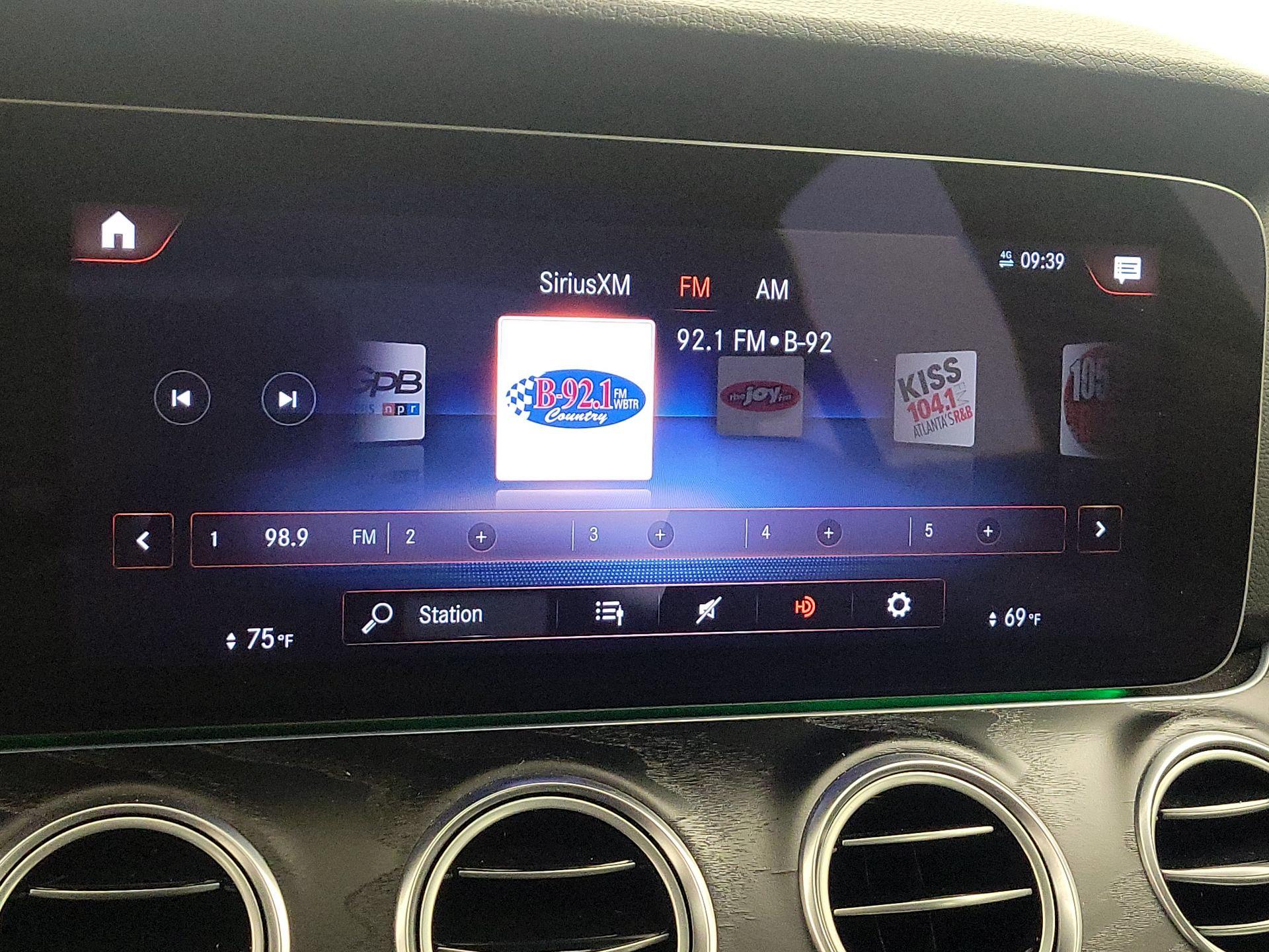 Thumbnail: 2022 Mercedes-Benz E-Class - 15