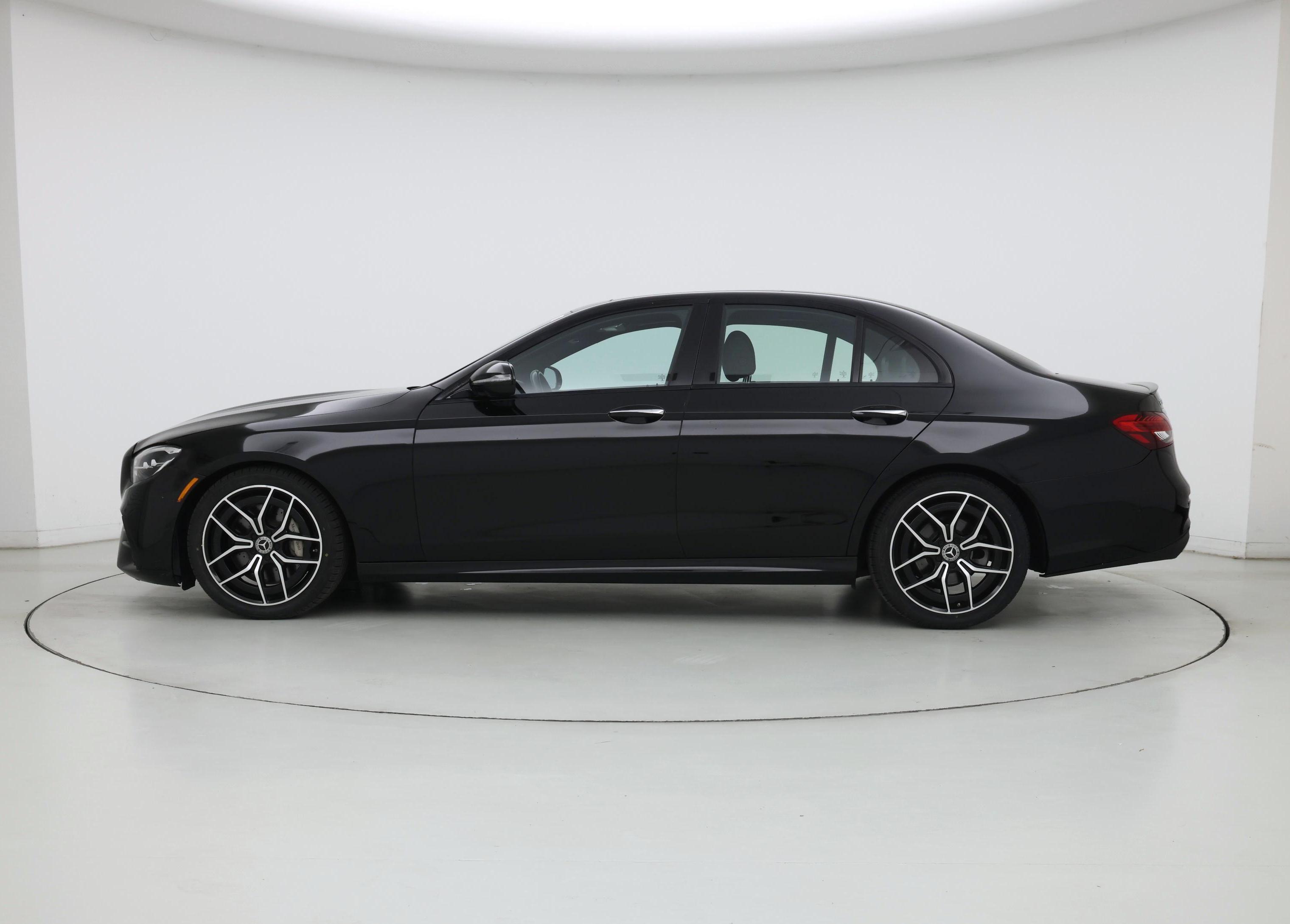 Thumbnail: 2022 Mercedes-Benz E-Class - 3