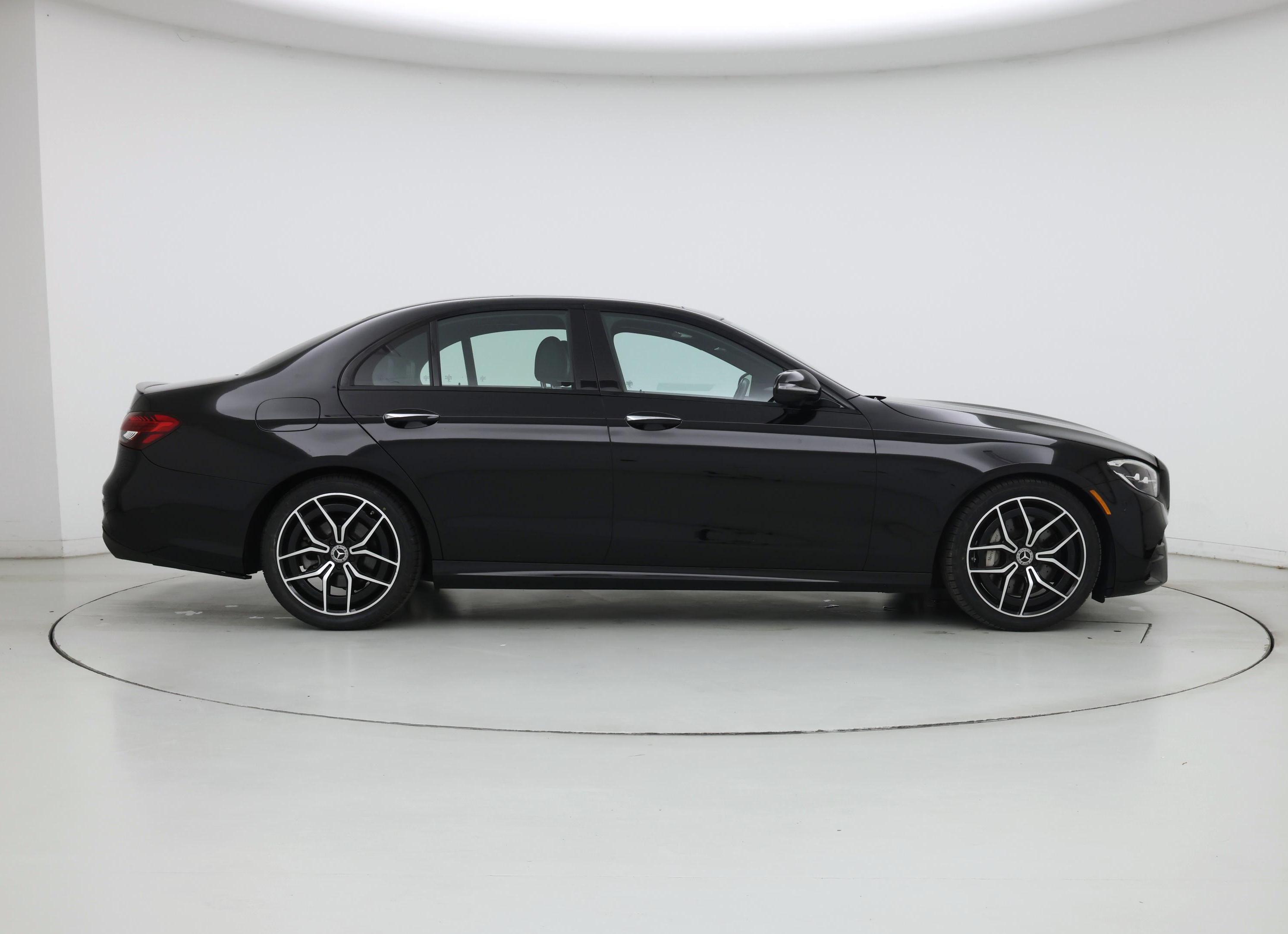 Thumbnail: 2022 Mercedes-Benz E-Class - 7