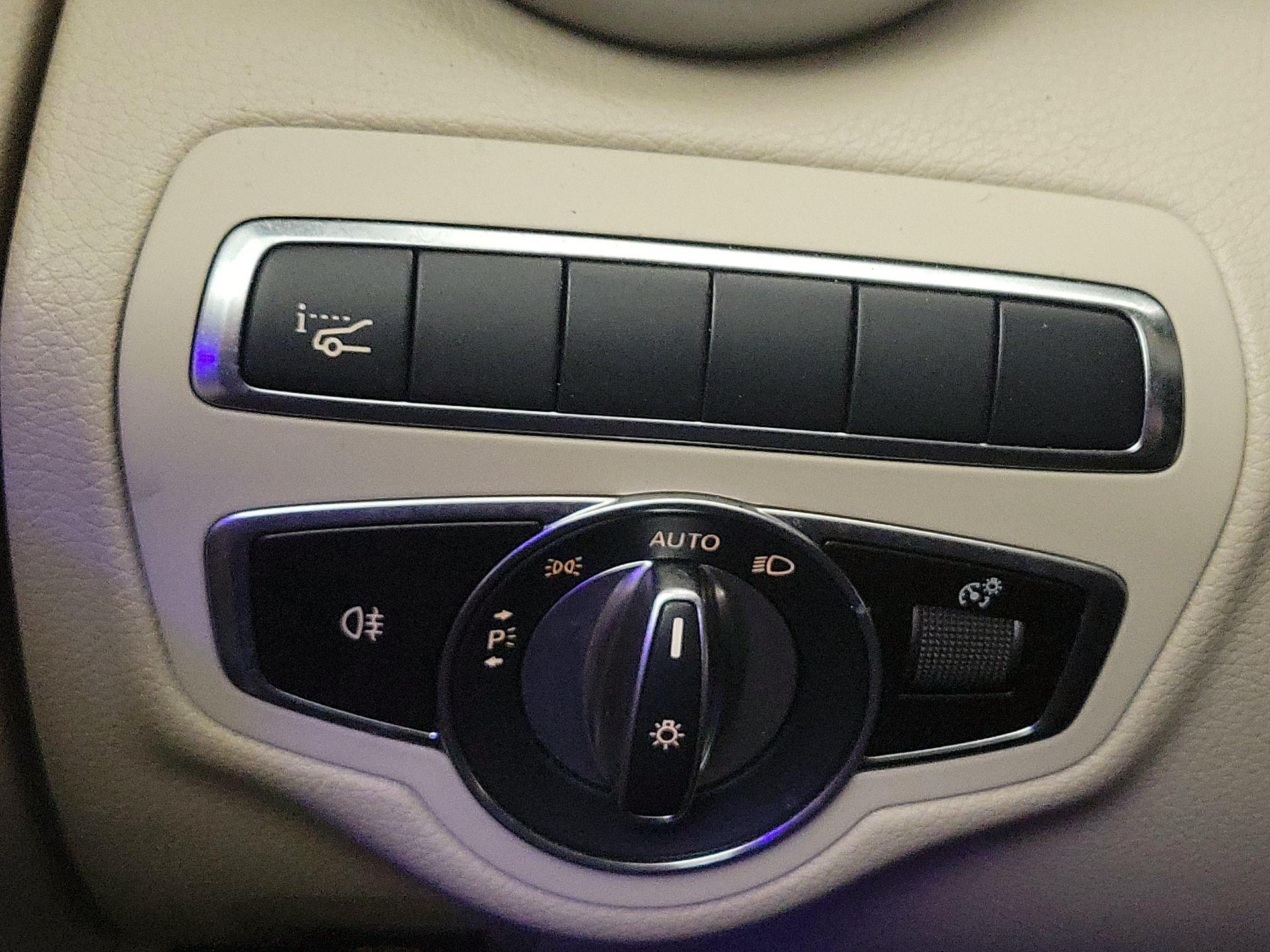 Thumbnail: 2021 Mercedes-Benz C-Class - 13