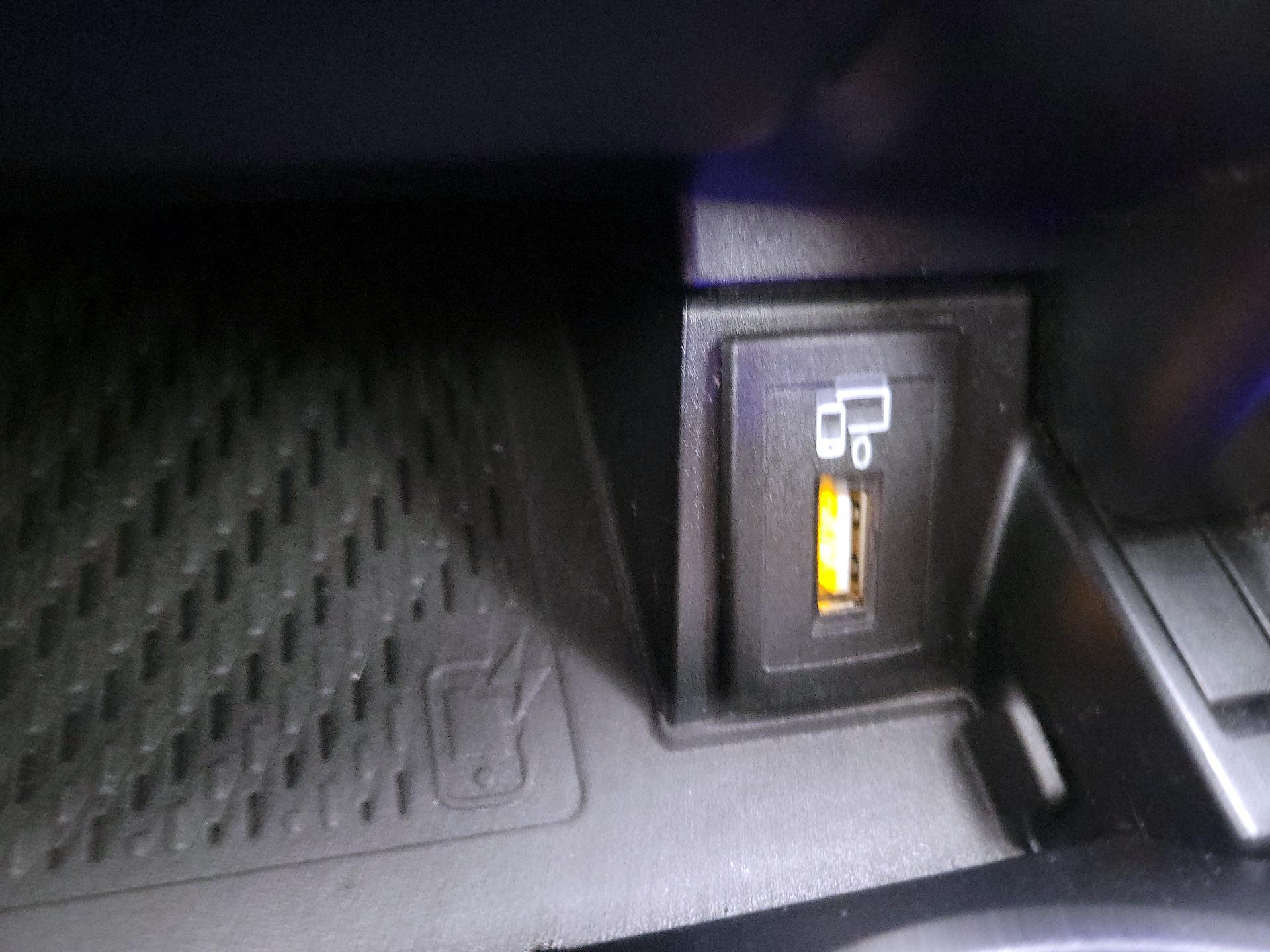 Thumbnail: 2021 Mercedes-Benz C-Class - 18