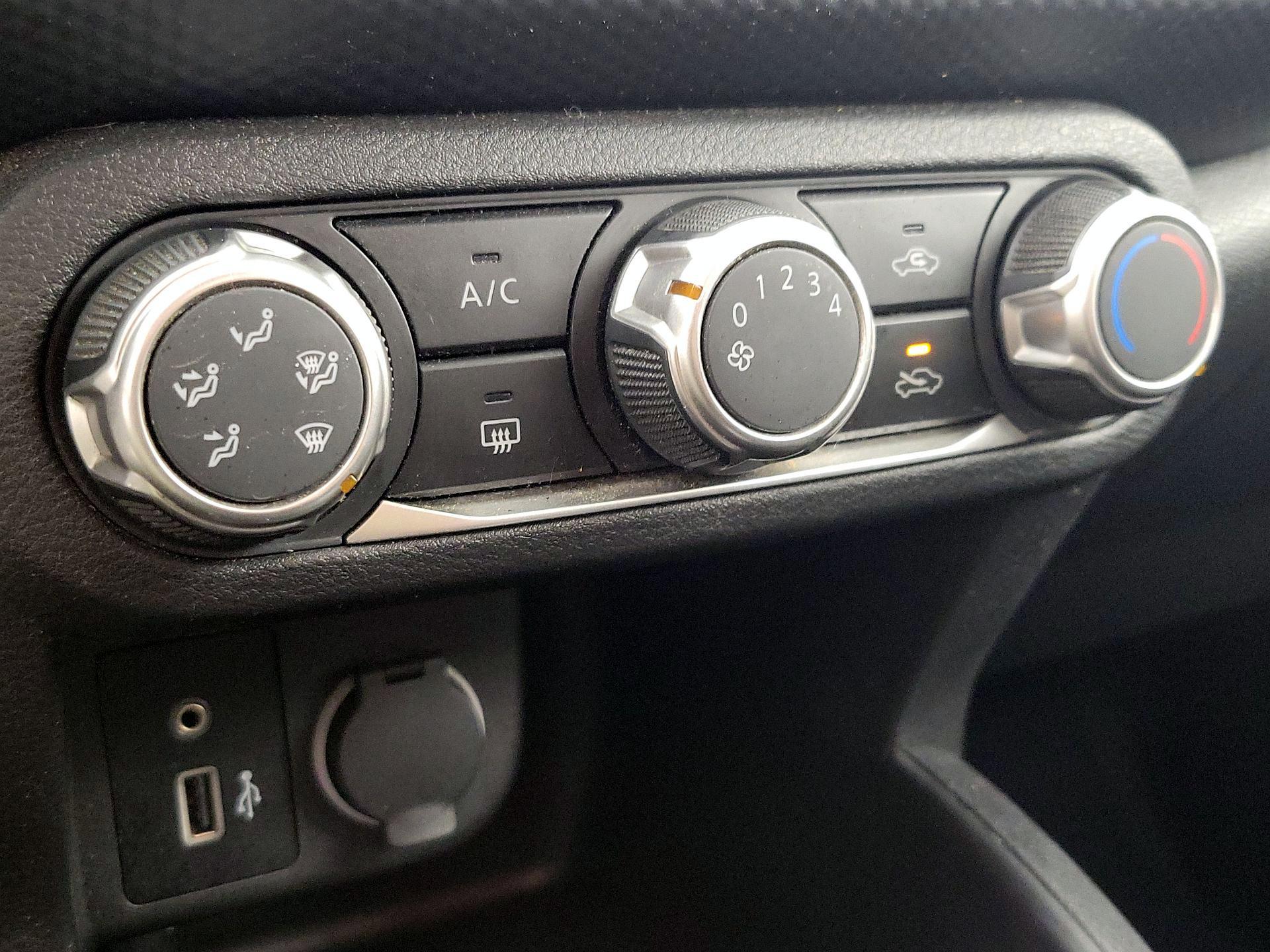 Thumbnail: 2022 Nissan Kicks - 16