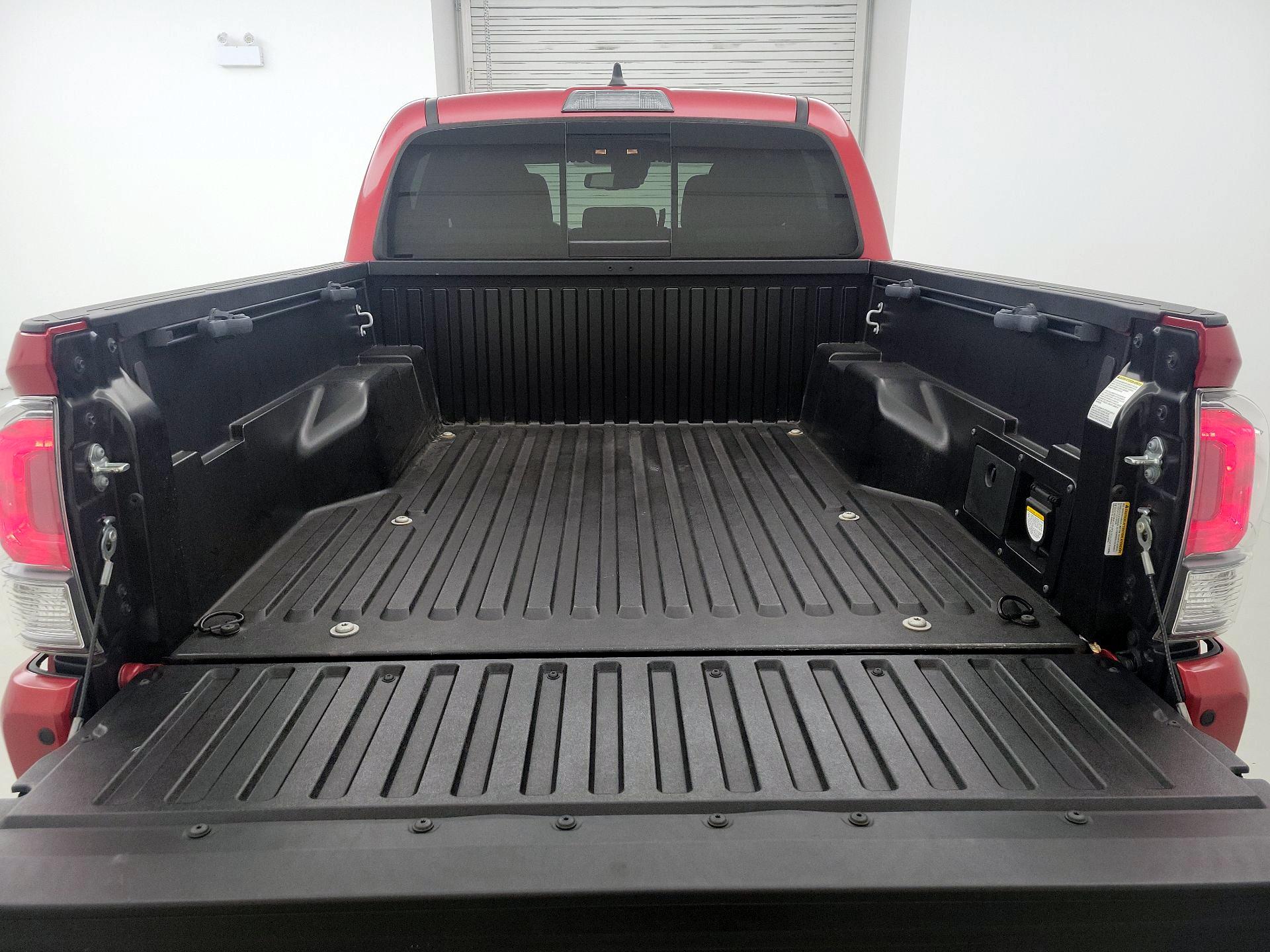 Thumbnail: 2022 Toyota Tacoma - 20