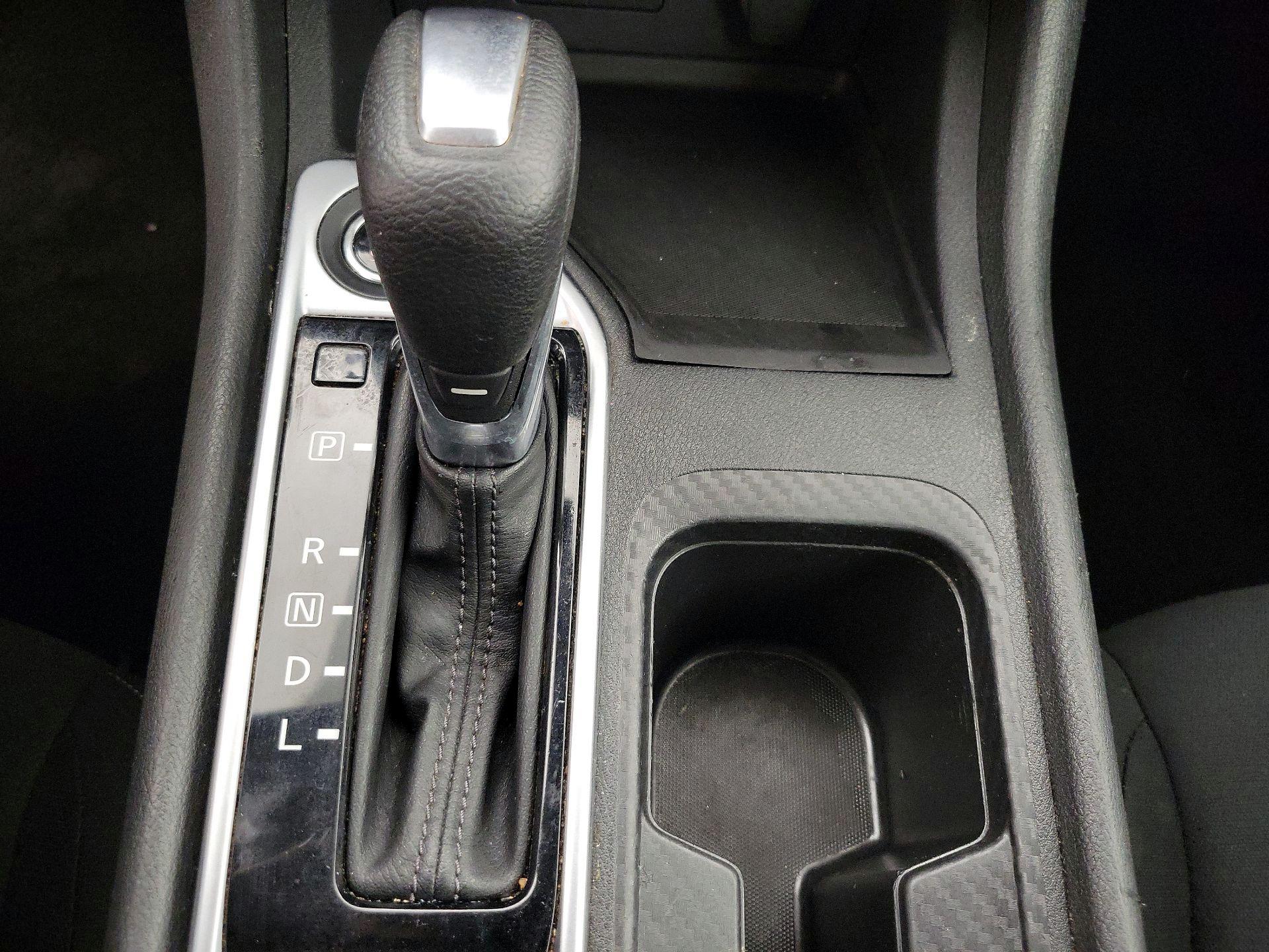 Thumbnail: 2023 Nissan Sentra - 17