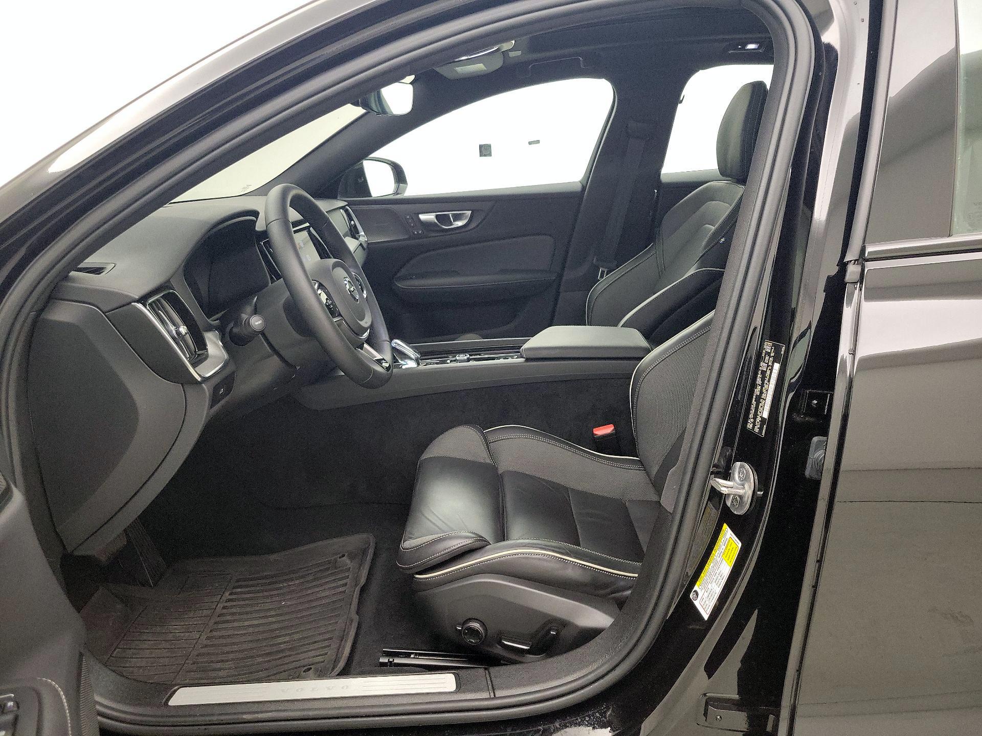 Thumbnail: 2024 Volvo S60 - 11