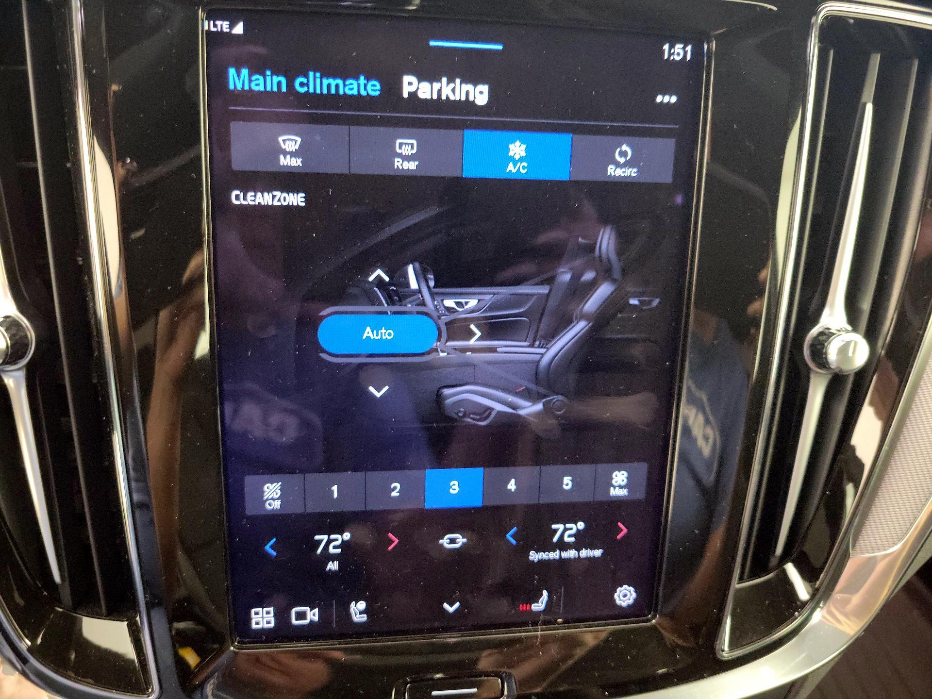 Thumbnail: 2024 Volvo S60 - 16