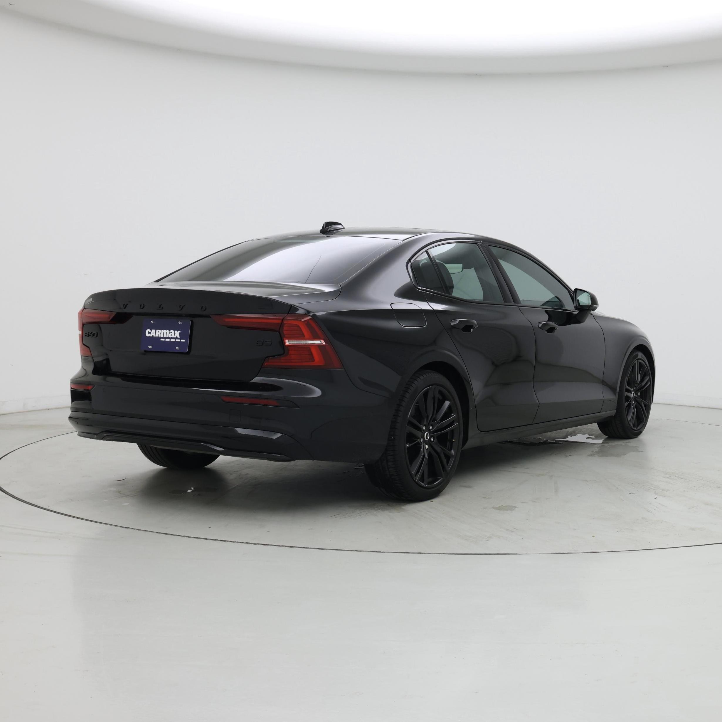 Thumbnail: 2024 Volvo S60 - 8