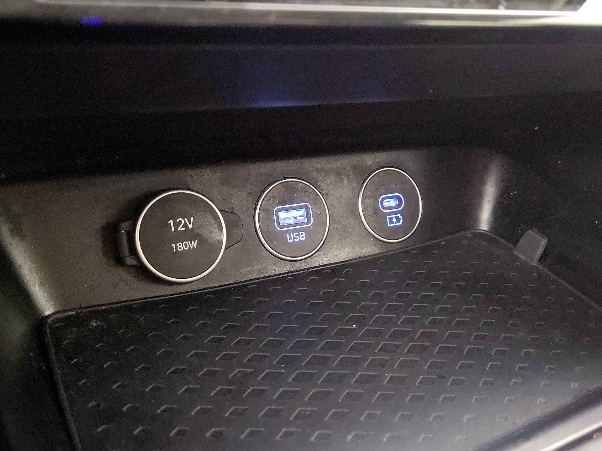 Thumbnail: 2024 Genesis G70 - 19