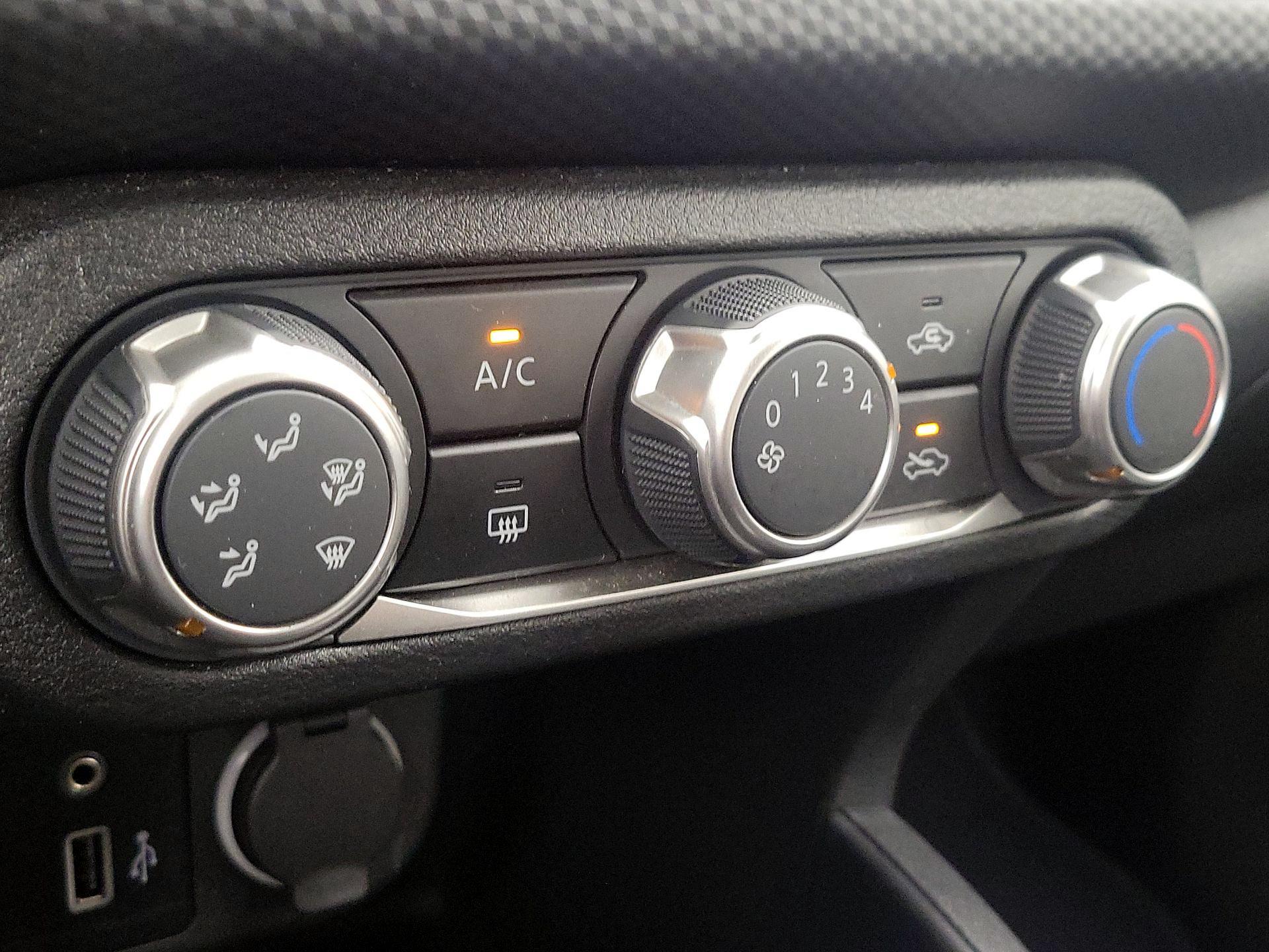 Thumbnail: 2023 Nissan Kicks - 16