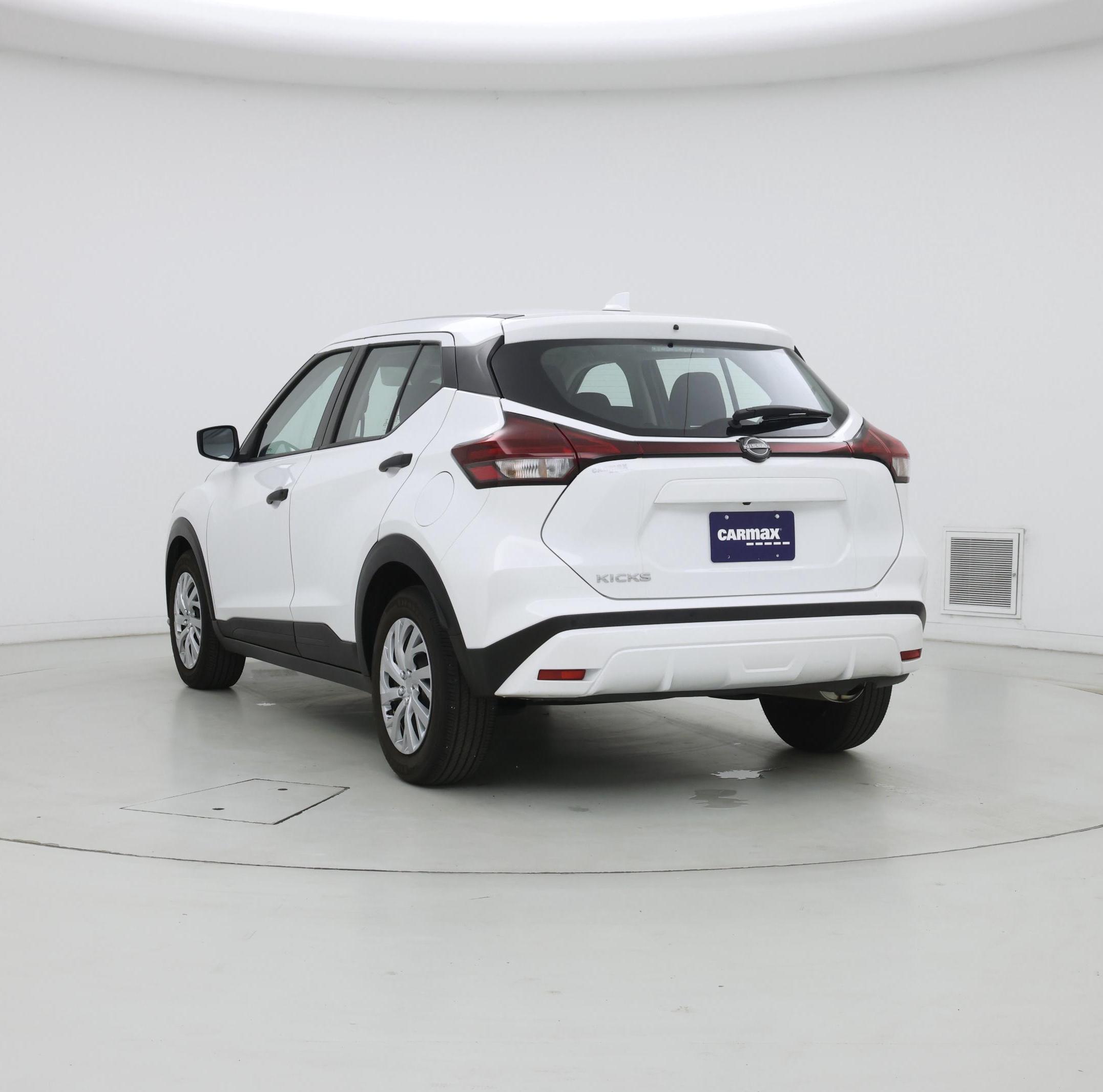 Thumbnail: 2023 Nissan Kicks - 2