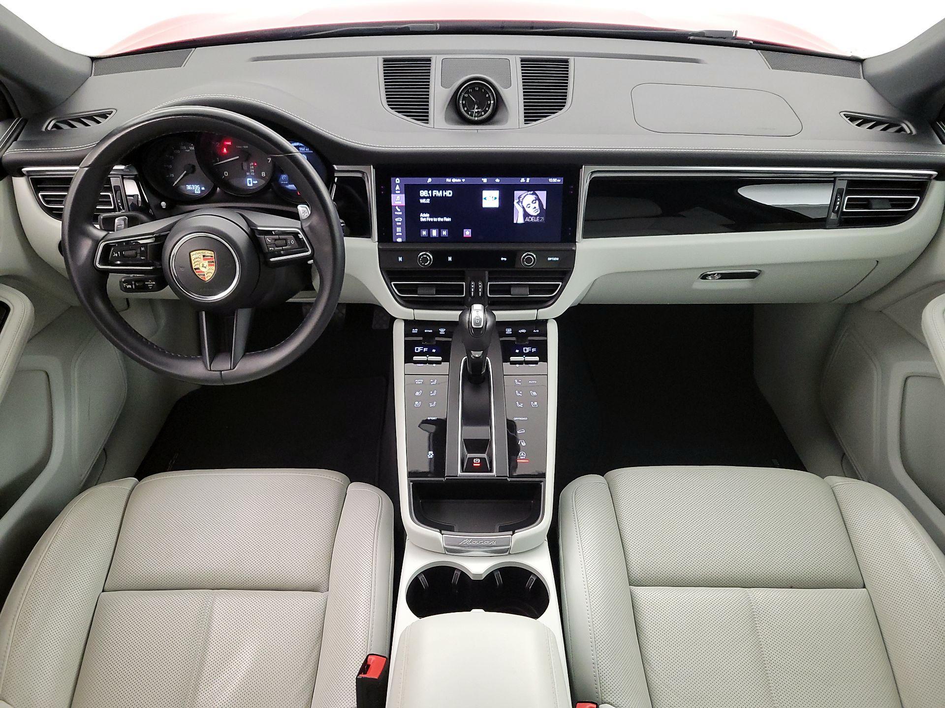 Thumbnail: 2023 Porsche Macan - 9