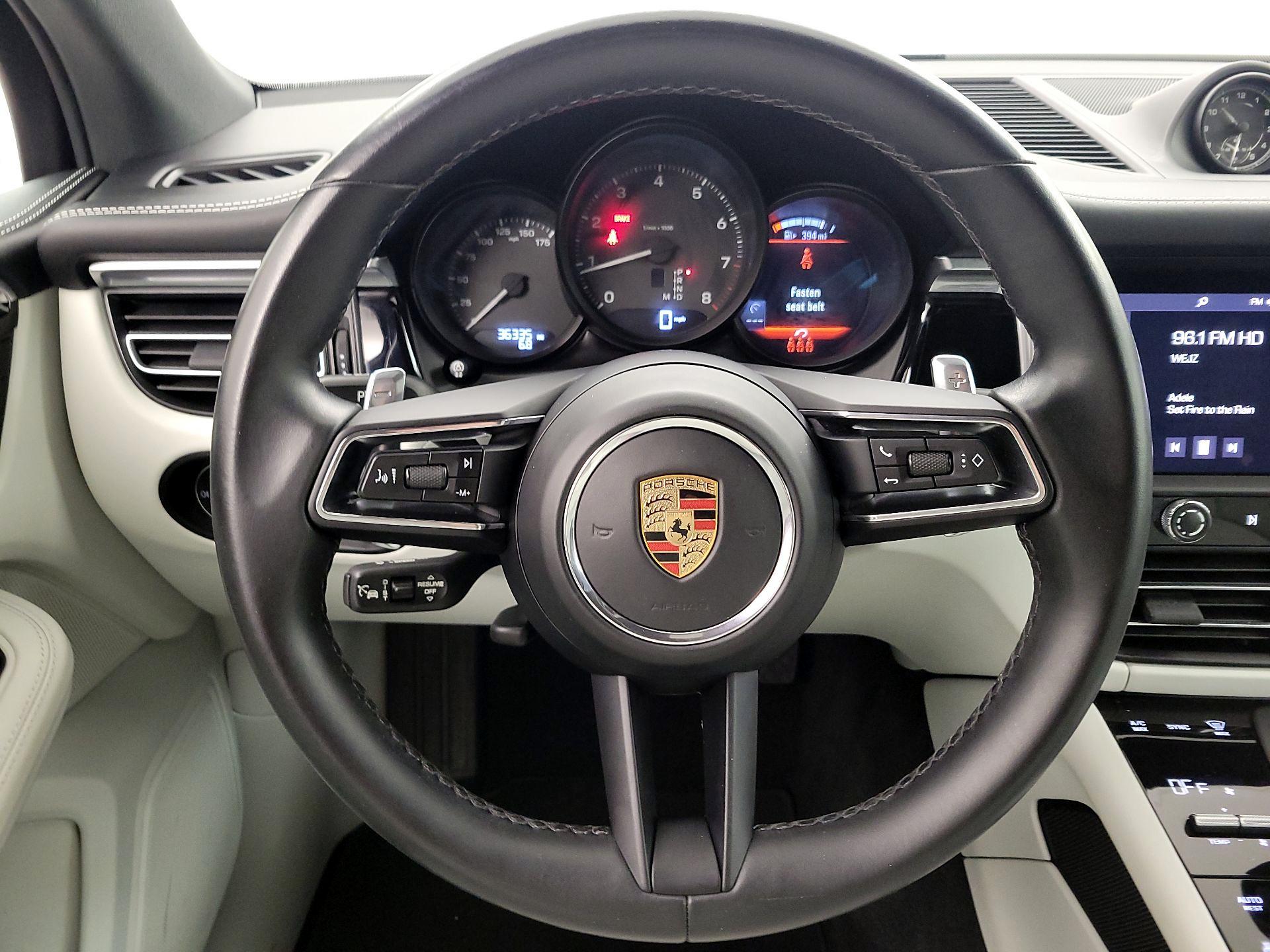 Thumbnail: 2023 Porsche Macan - 10