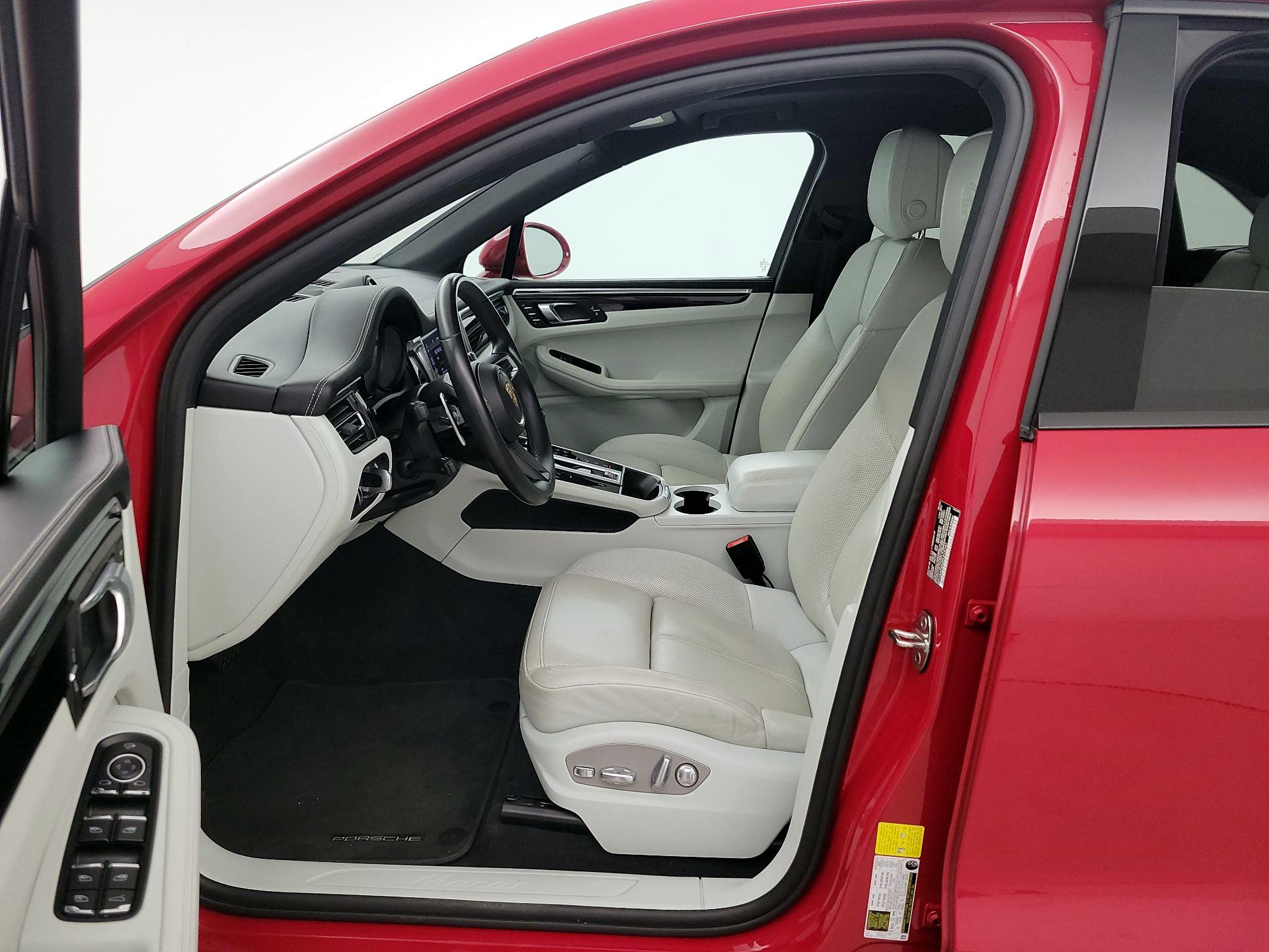 Thumbnail: 2023 Porsche Macan - 11