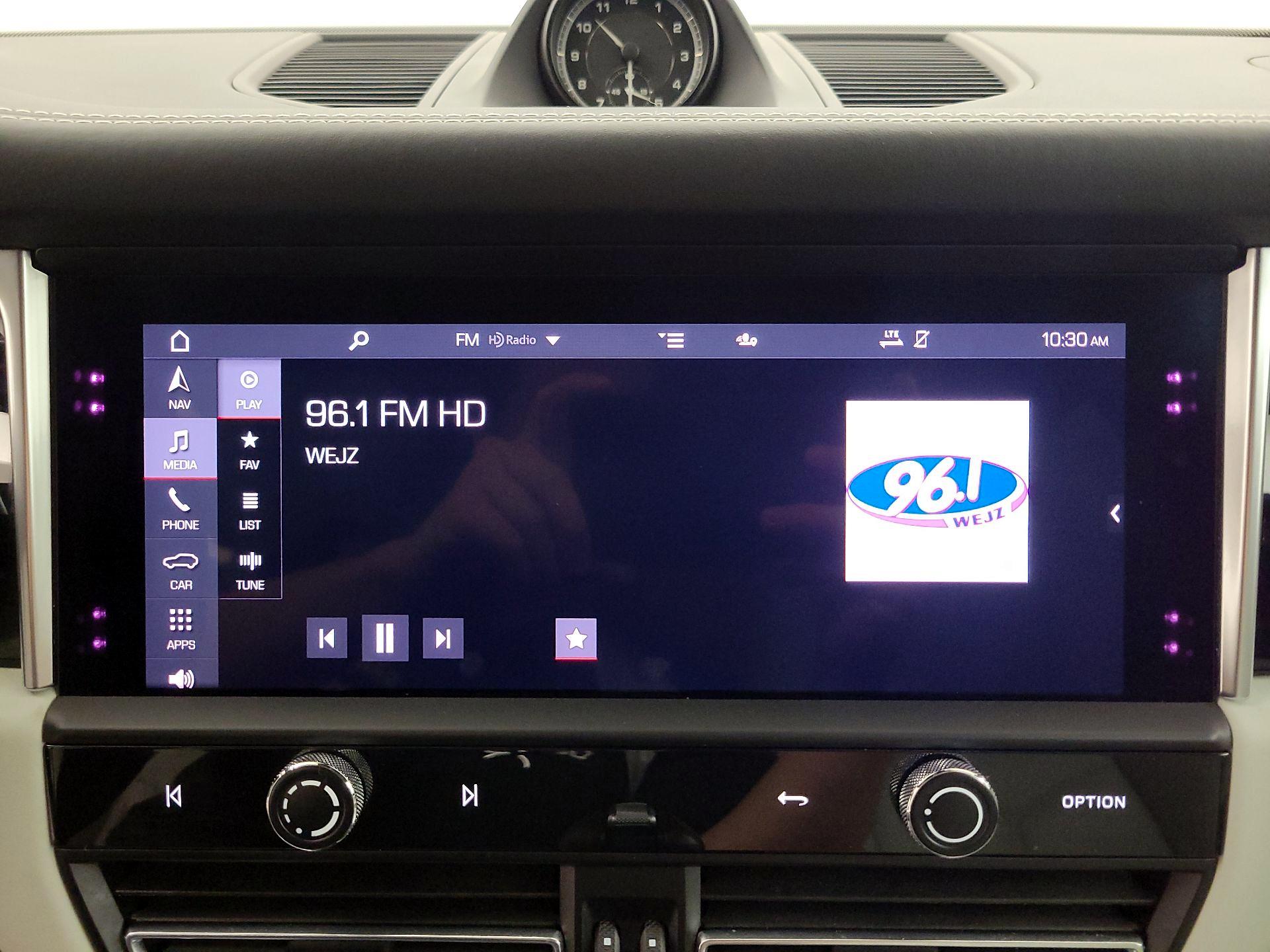 Thumbnail: 2023 Porsche Macan - 16