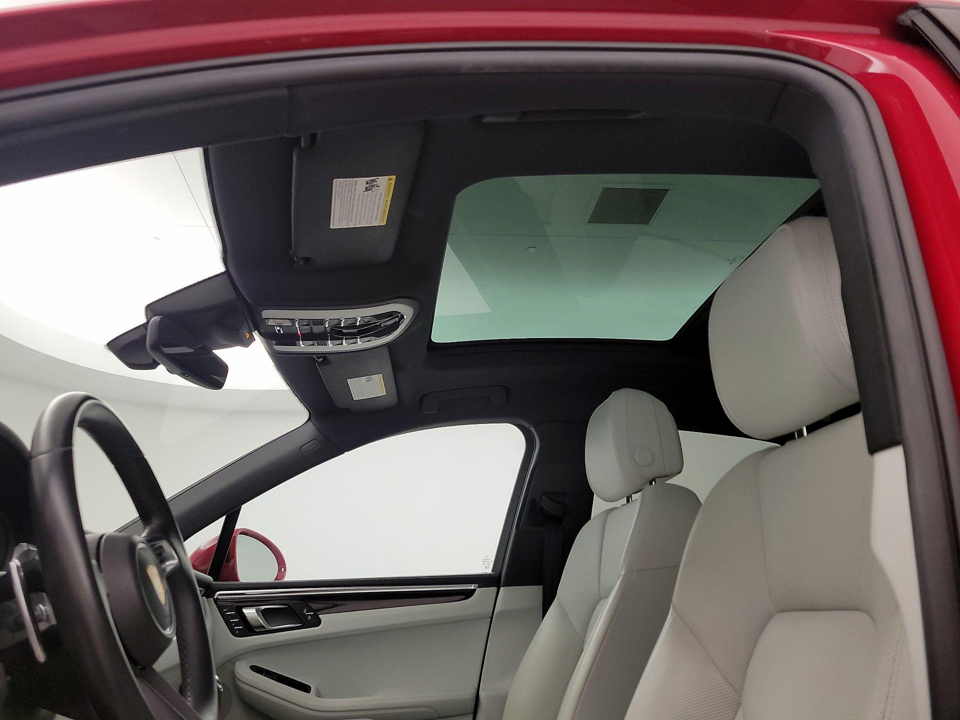 Thumbnail: 2023 Porsche Macan - 20