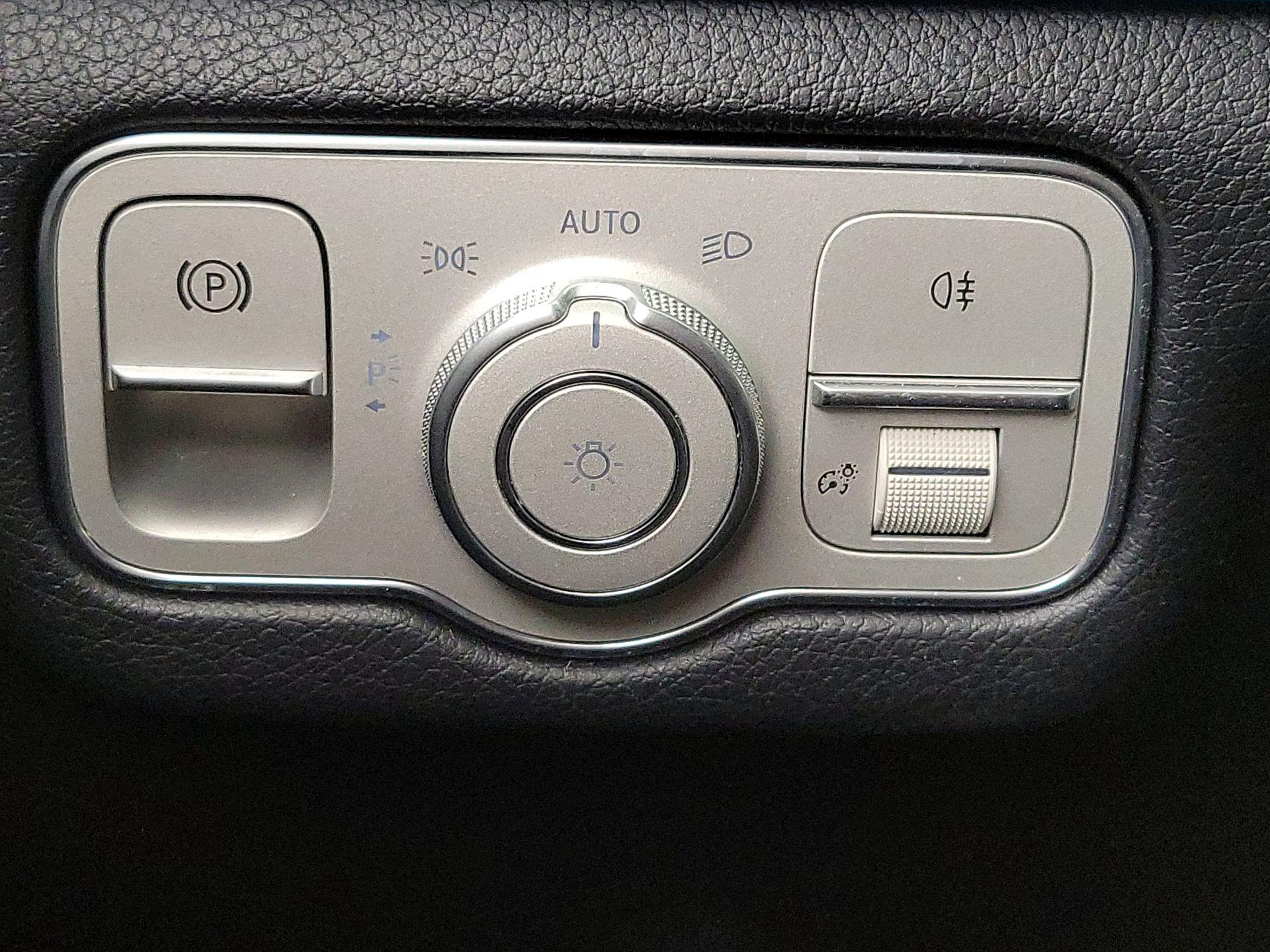 Thumbnail: 2021 Mercedes-Benz GLE - 13