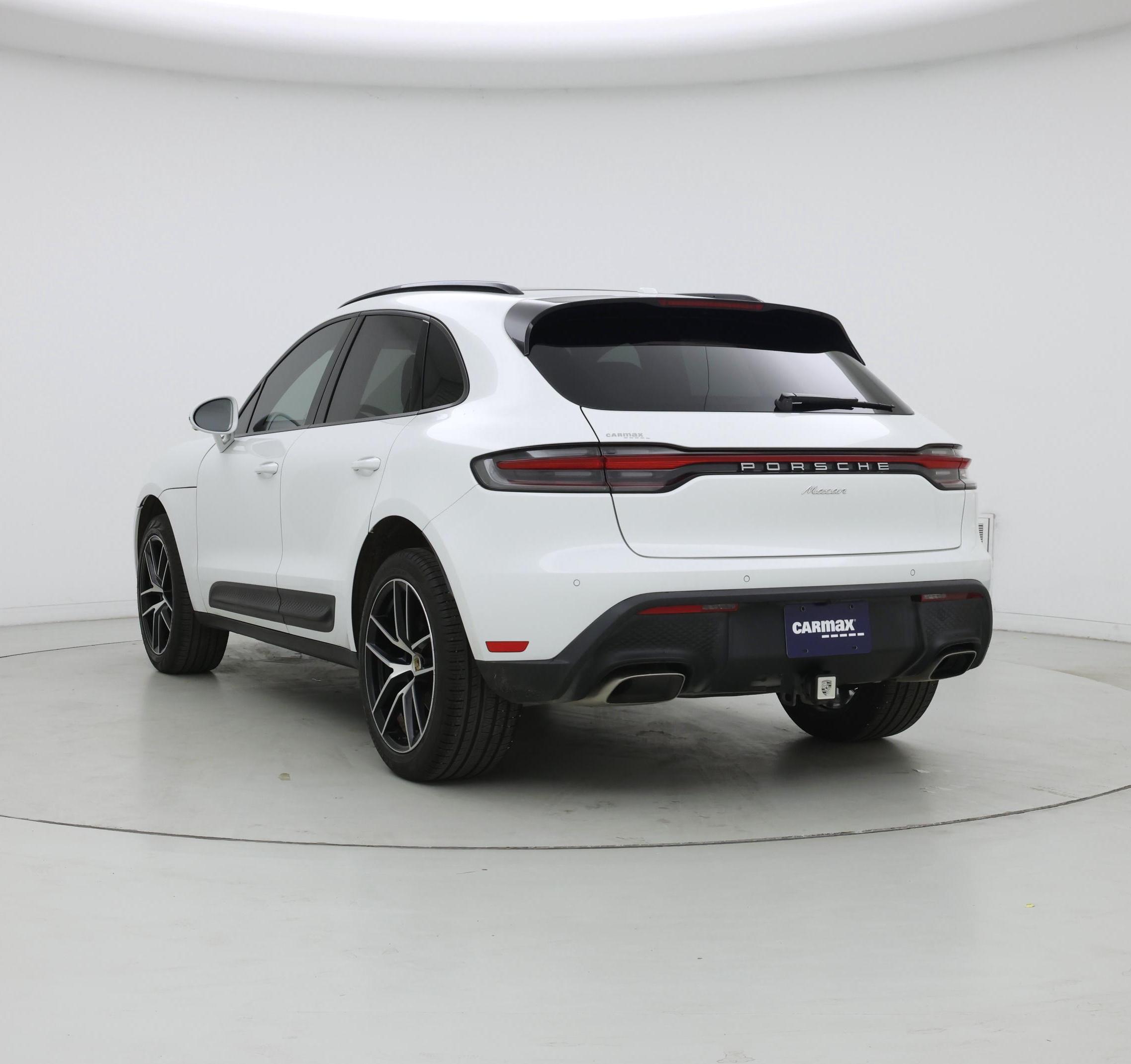 Thumbnail: 2023 Porsche Macan - 2