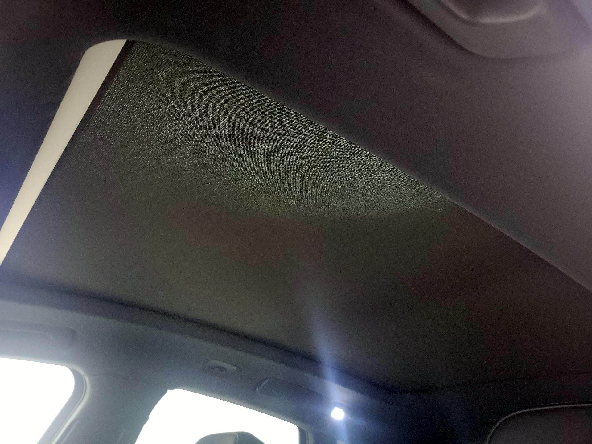 Thumbnail: 2023 Porsche Macan - 20