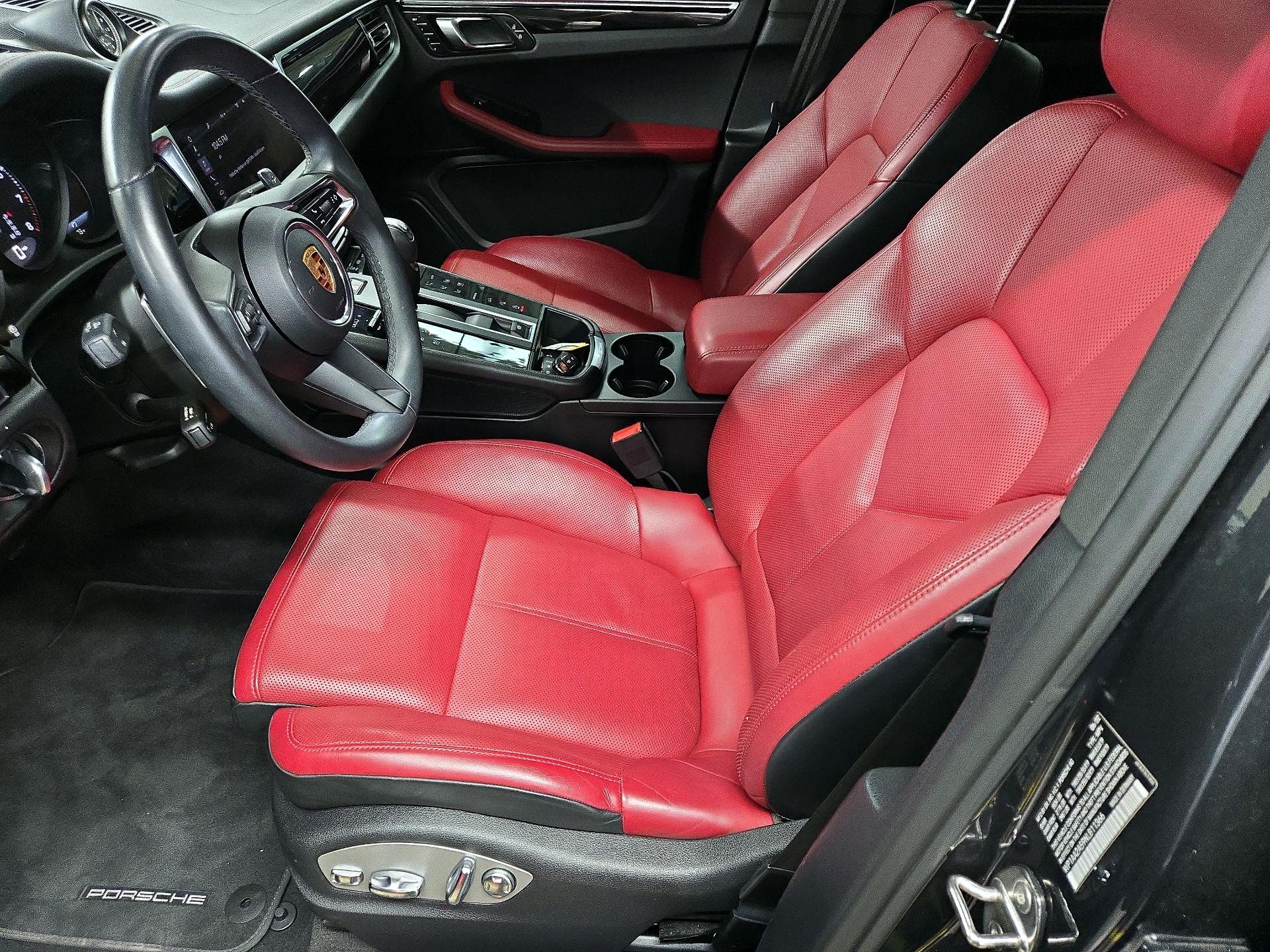 Thumbnail: 2022 Porsche Macan - 11