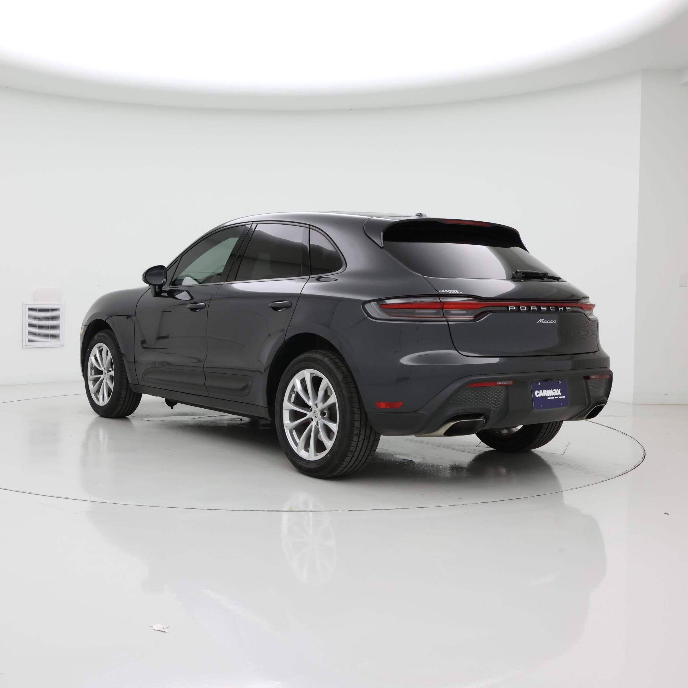 Thumbnail: 2022 Porsche Macan - 2
